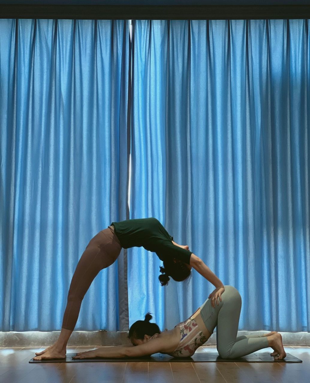 超美双人瑜伽体式 出镜的是后弯提升课小班课的学员们06