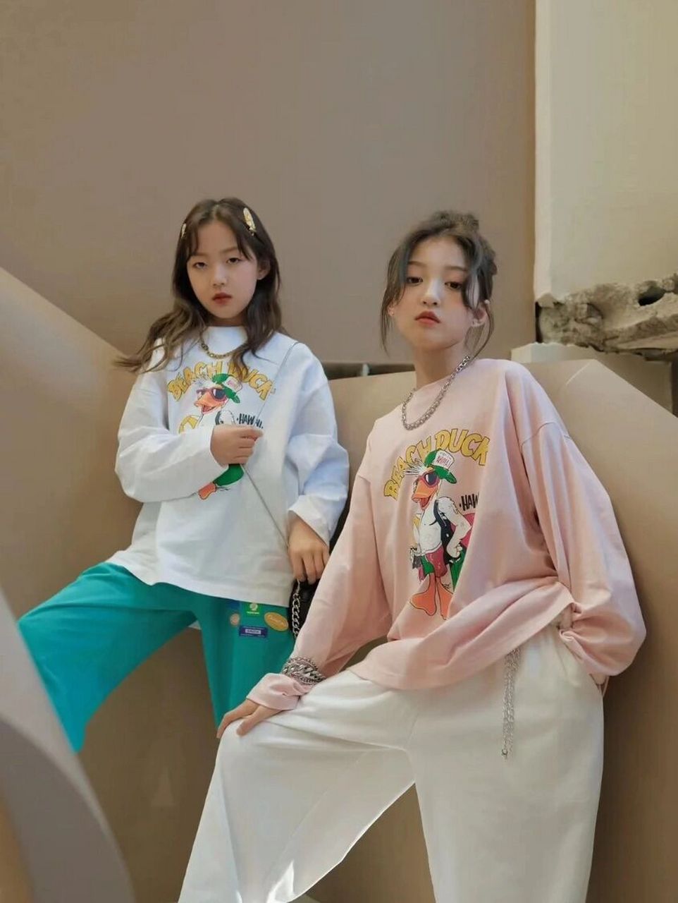 林钰珊和段依娜高清壁纸