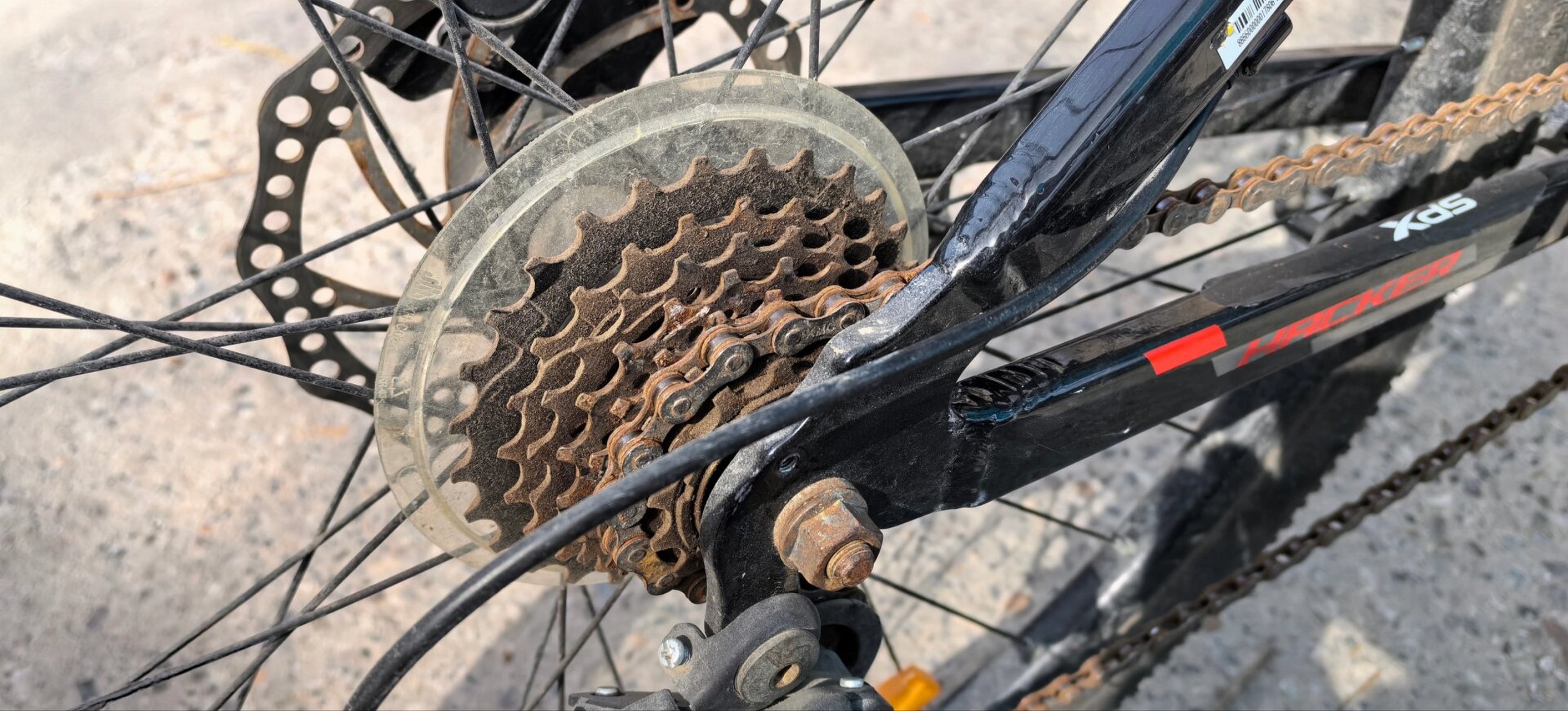 ︿⊙第一次给链条除锈9891 过年扔外面的自行车04骑的吱吱响
