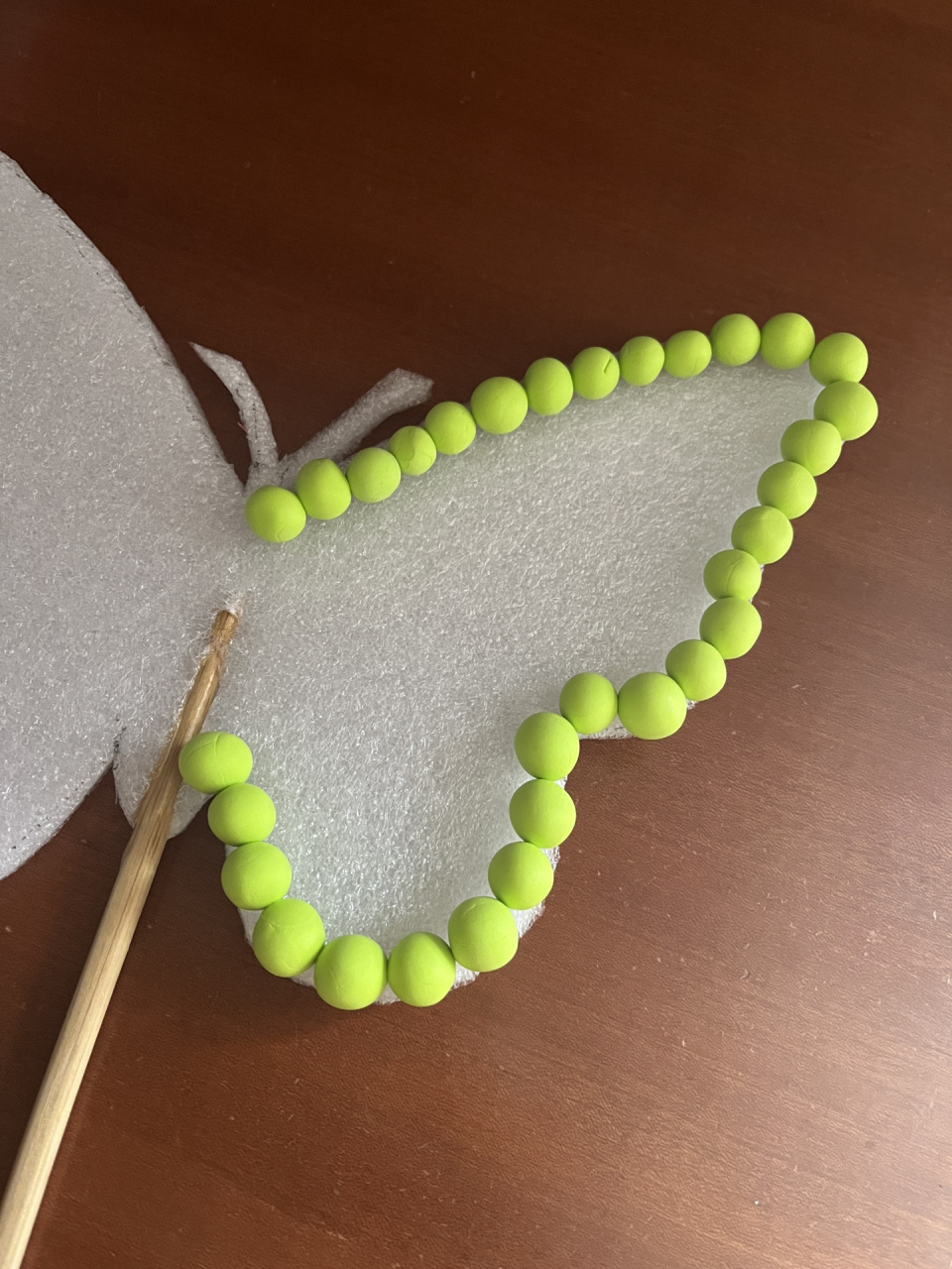 幼儿园春日手工作品 粘土蝴蝶03小扇子 一个简单漂亮的小扇子 1.