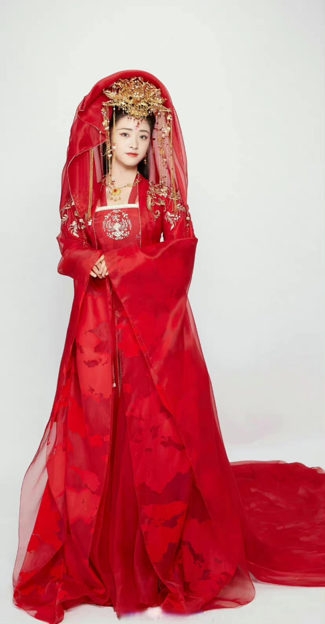 康康沈月《我的反派男友》古装嫁衣造型,如何