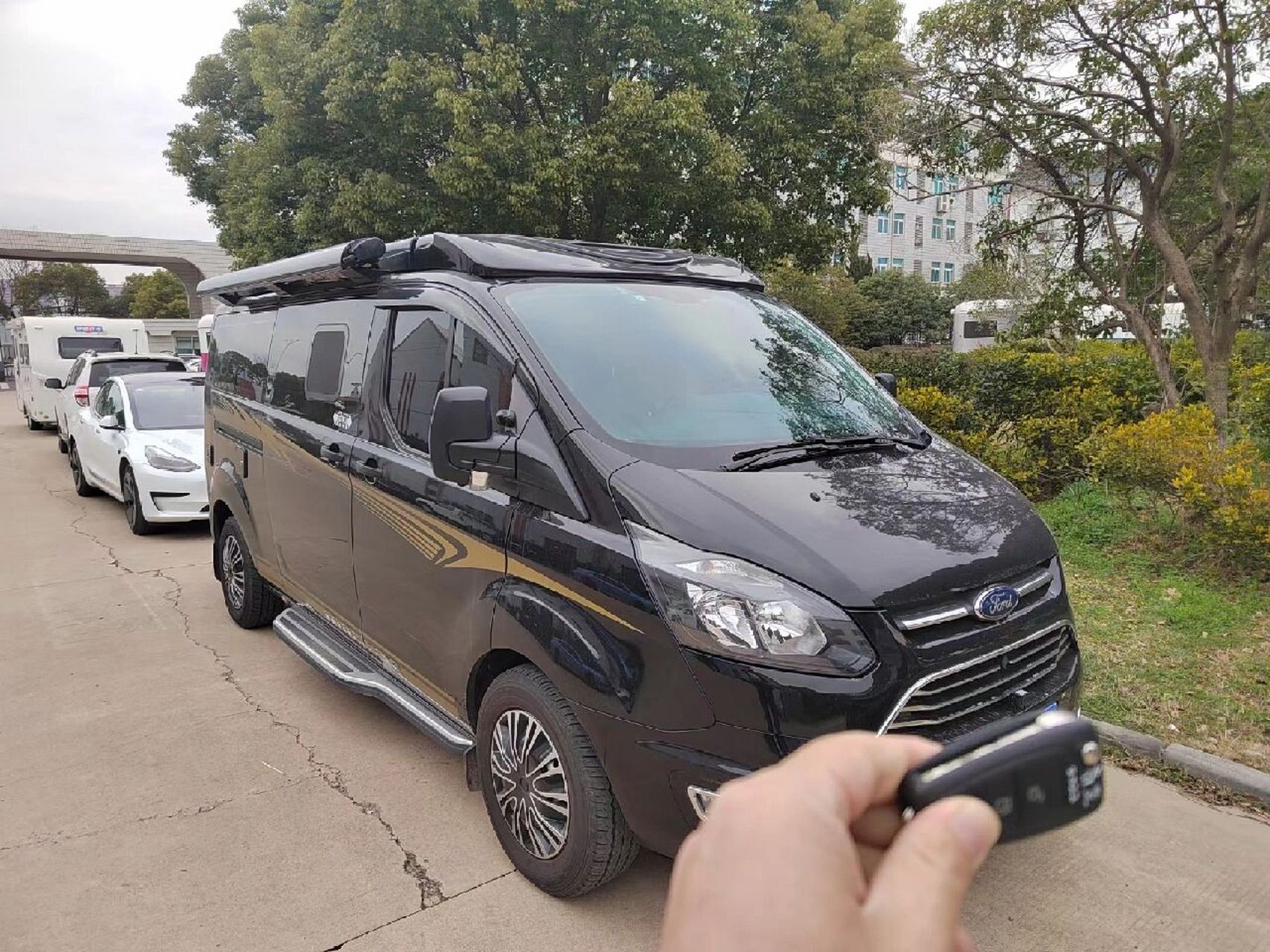 精品二手福特升顶小房车 配置齐全 车况好 帮朋友代售一手车,可下地库