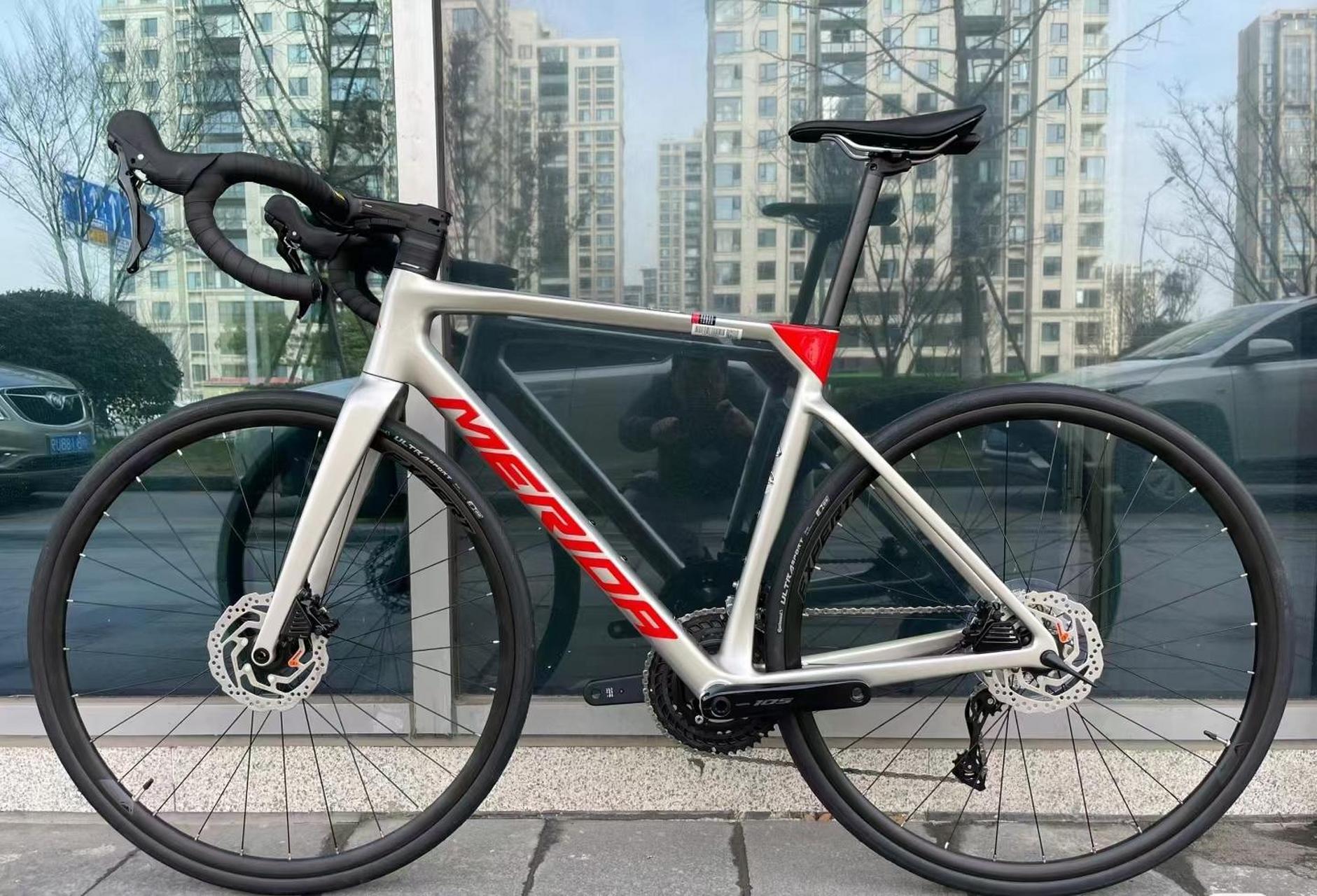 美利达斯特拉4000 零售价:14800元 車架:scultura cf3 v 車架尺寸:xxs