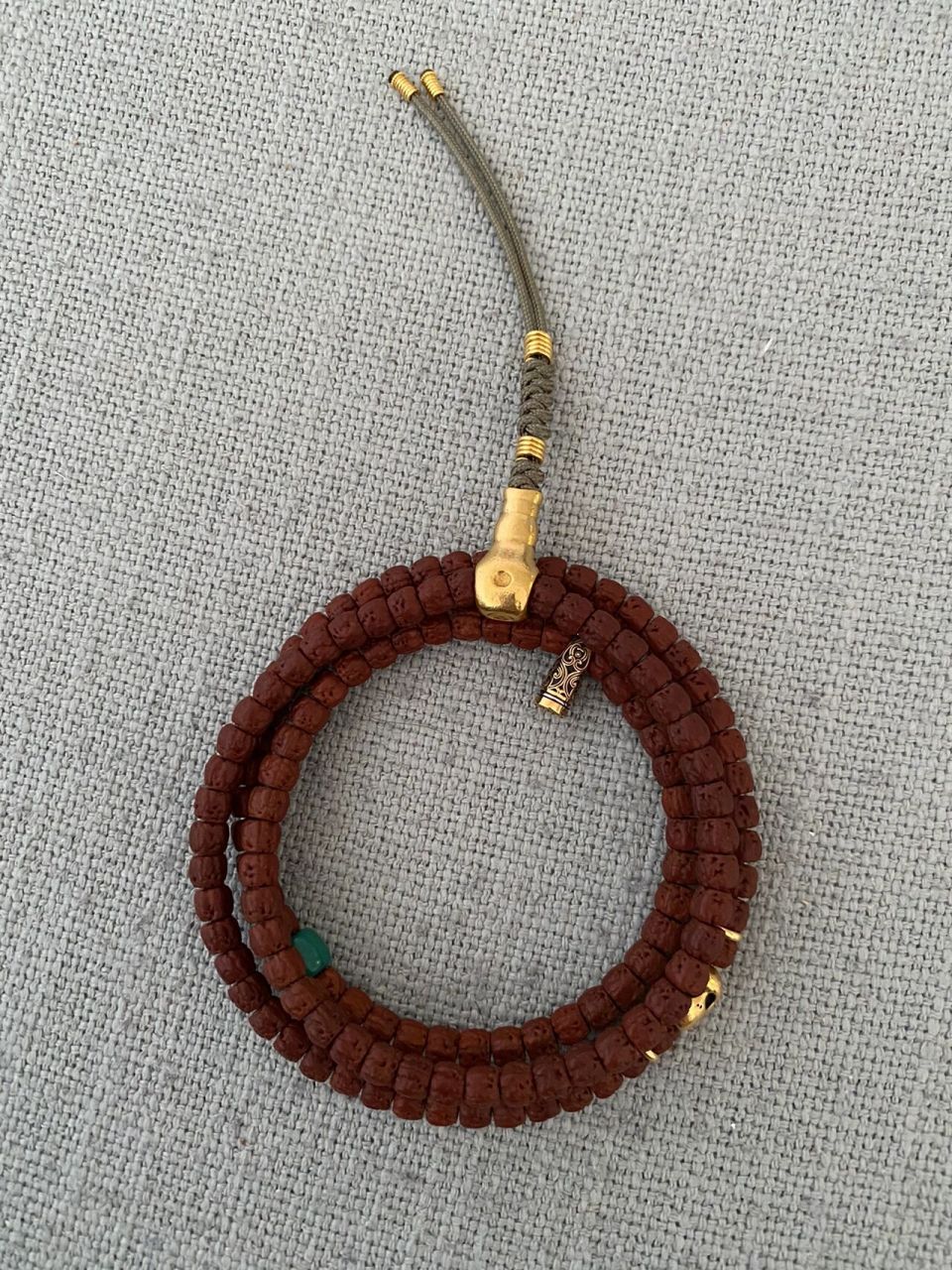 四个多月的佛手小金刚 今天重新穿了一下 换了点配饰 感觉还是差不