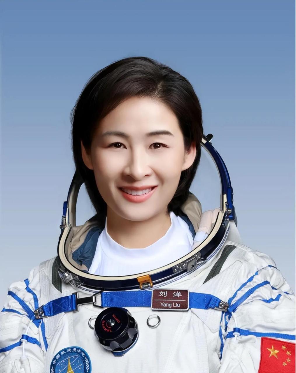 刘洋:教育孩子比上太空还难 刘洋,中国的首位女航天员,曾经表达过这样