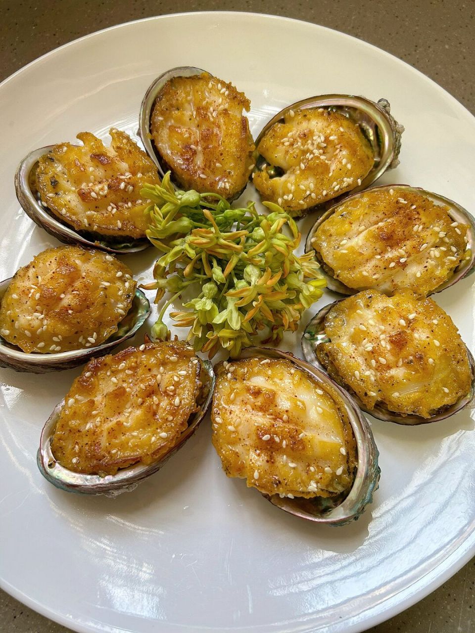 味道一点不输葱油鲍鱼! 用最简单的方式,方能吃到最本真的味道.