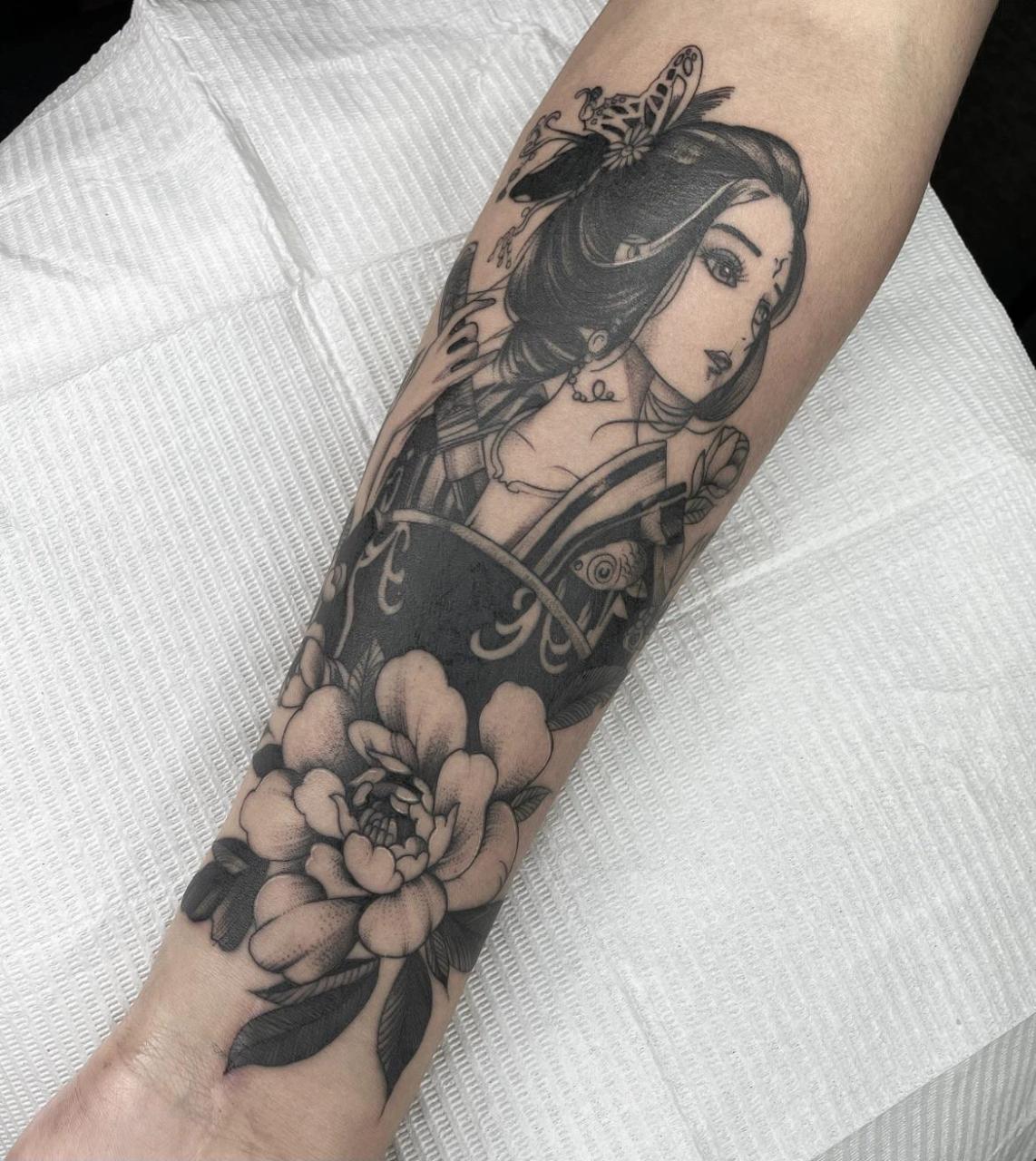 手臂纹身|艺妓纹身|素花纹身|梵刺青 今日:艺妓纹身 耗时:3小时