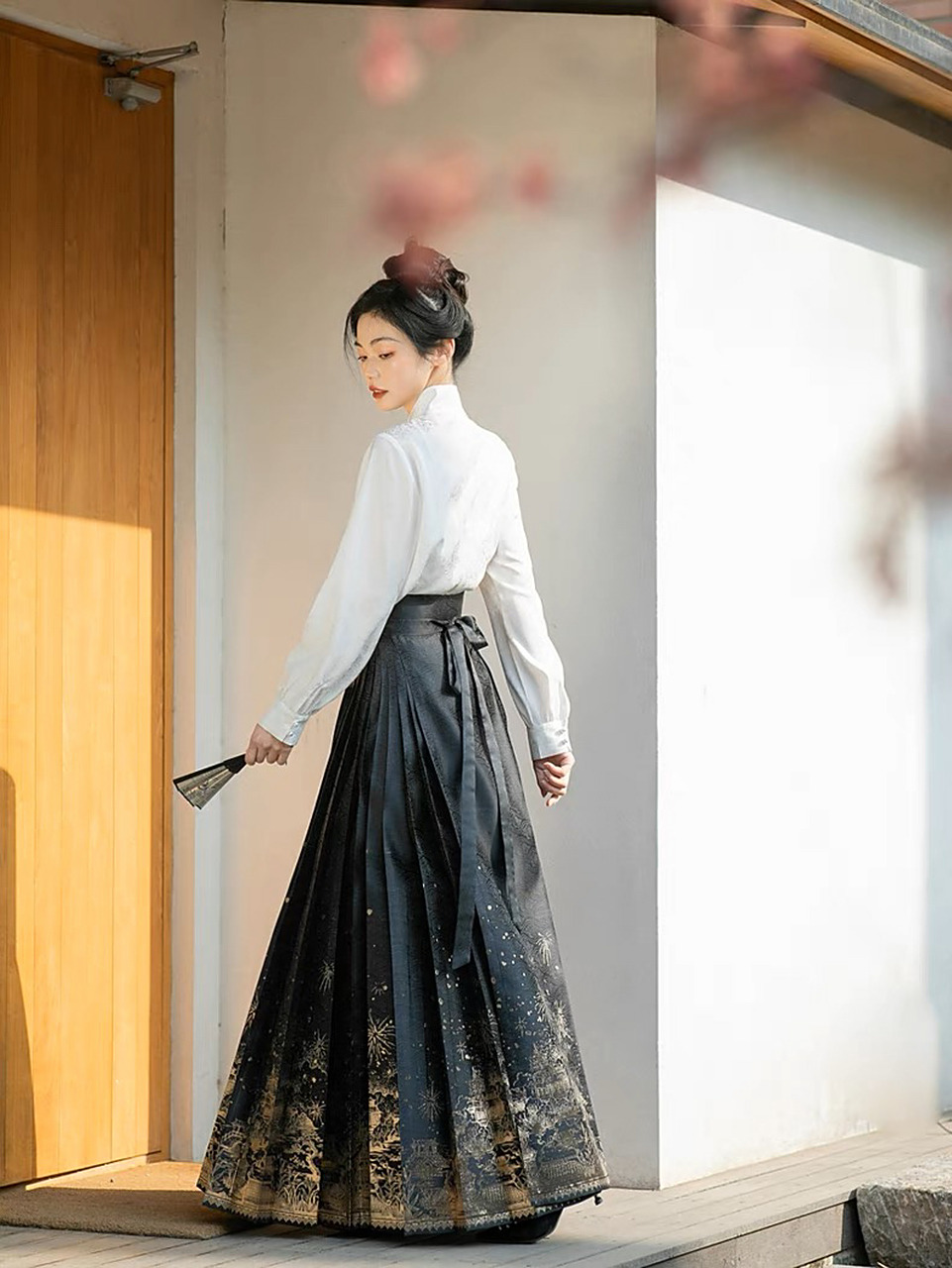 马面裙底下穿什么鞋子呀!