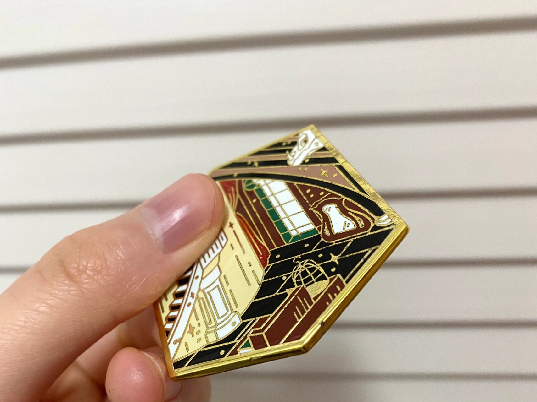 有好心人知道金属徽章生锈了怎么办嘛01 以前不知道,收来的金属徽章