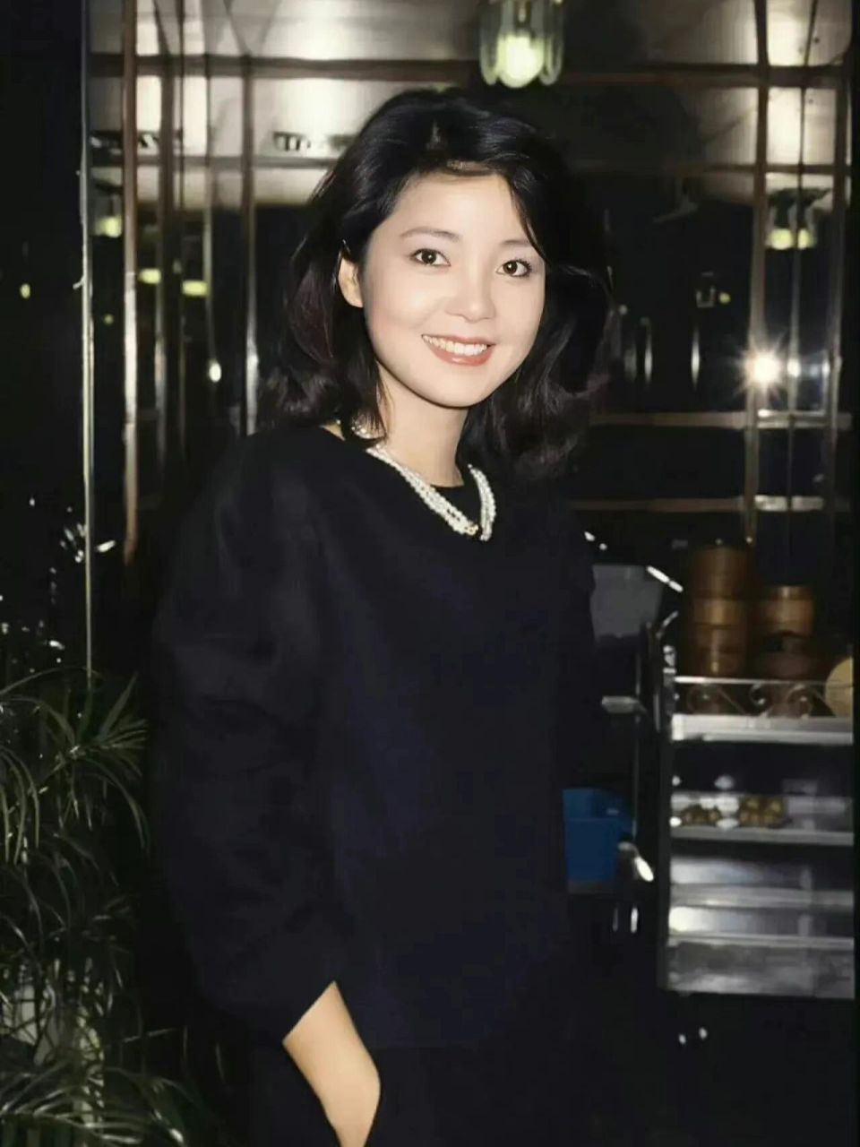 邓丽君|时代的有情人 95照片拍摄于1985年,当时她32岁.