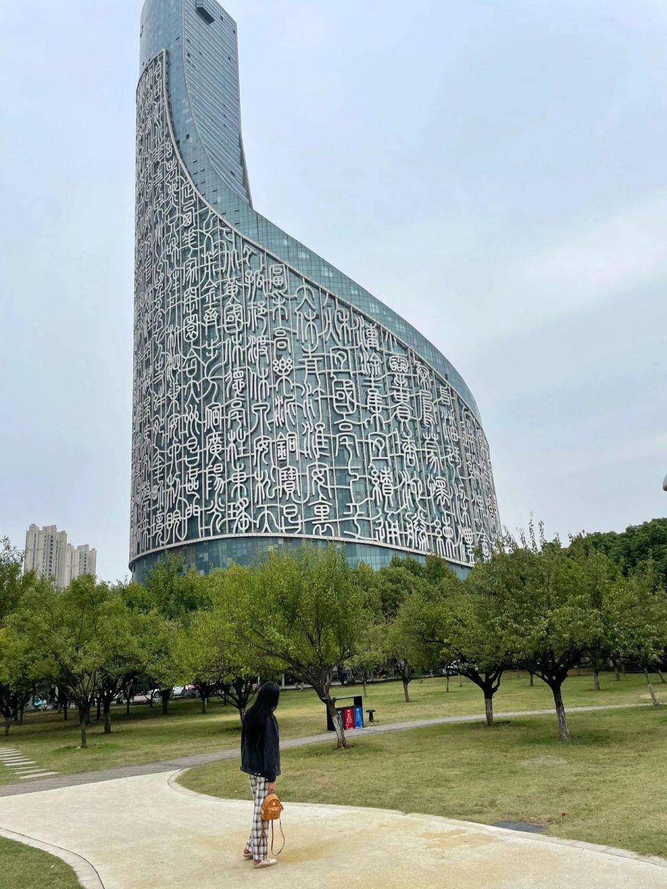 合肥的电视台大楼外观好吸眼 一天的时间去了一趟合肥办事 来回开车