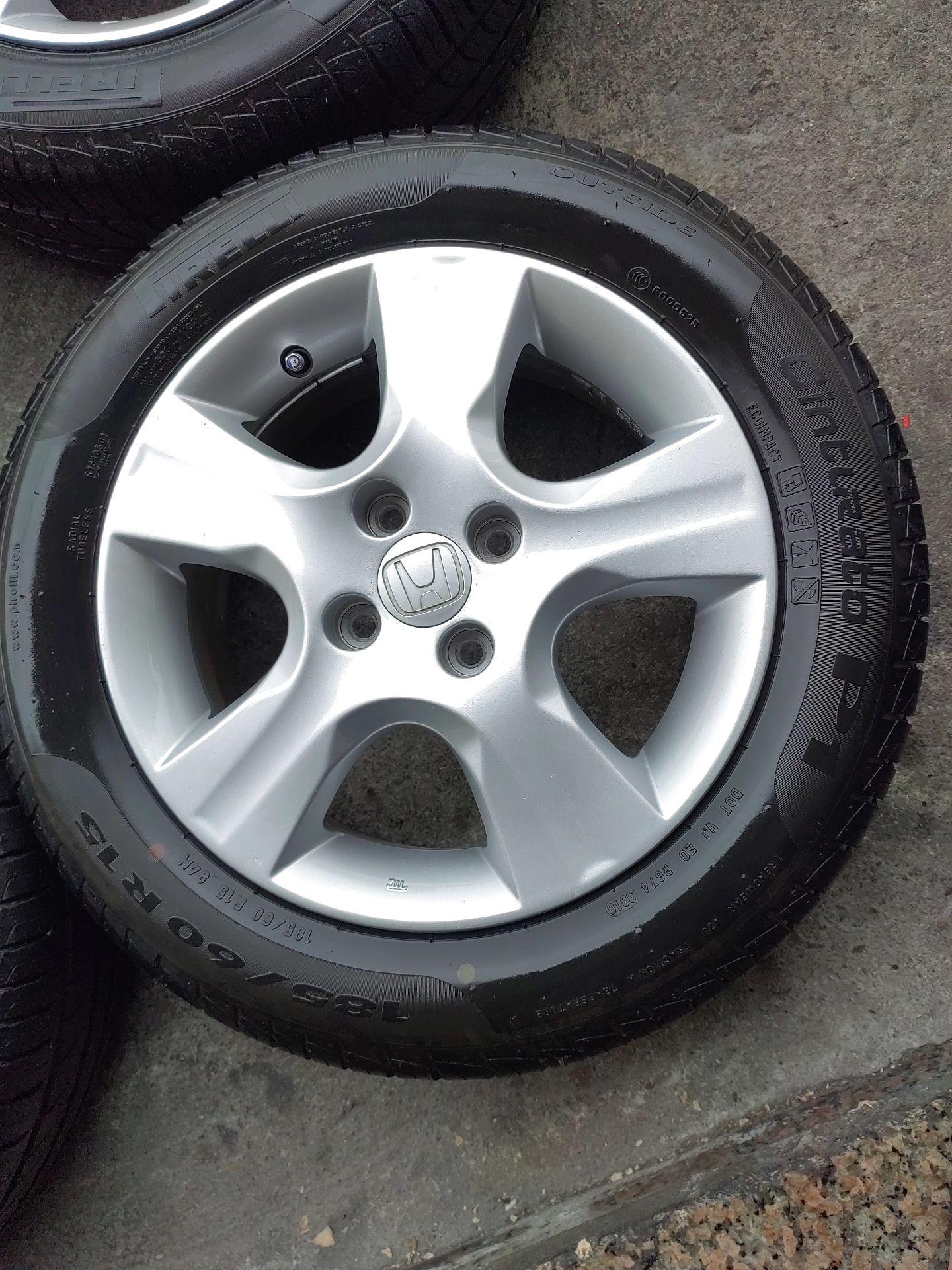 15寸飞度原厂高配带倍耐力