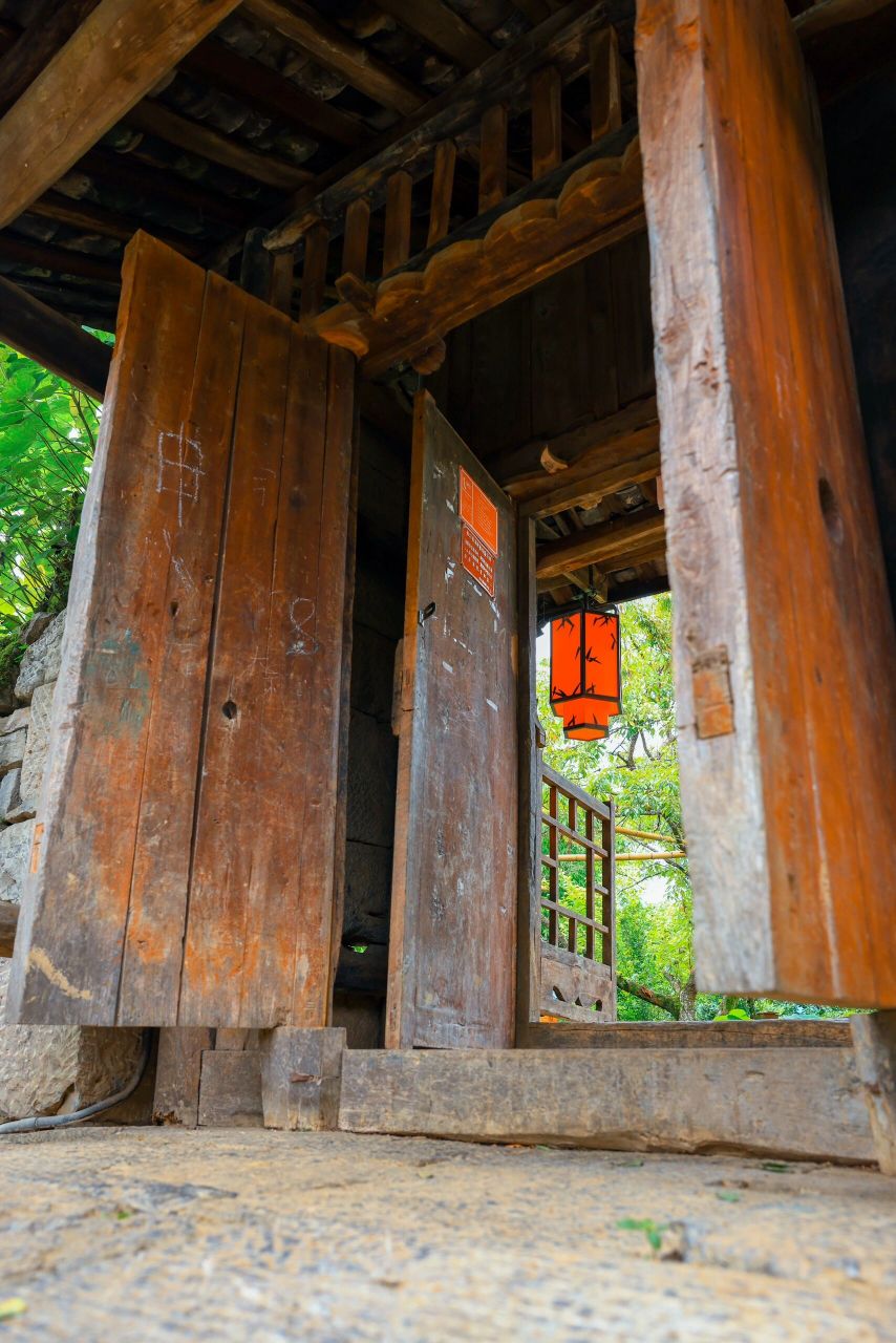 藏在山里的古村-龙潭古寨 龙潭古寨,位于贵州务川县,是一个保存完好的