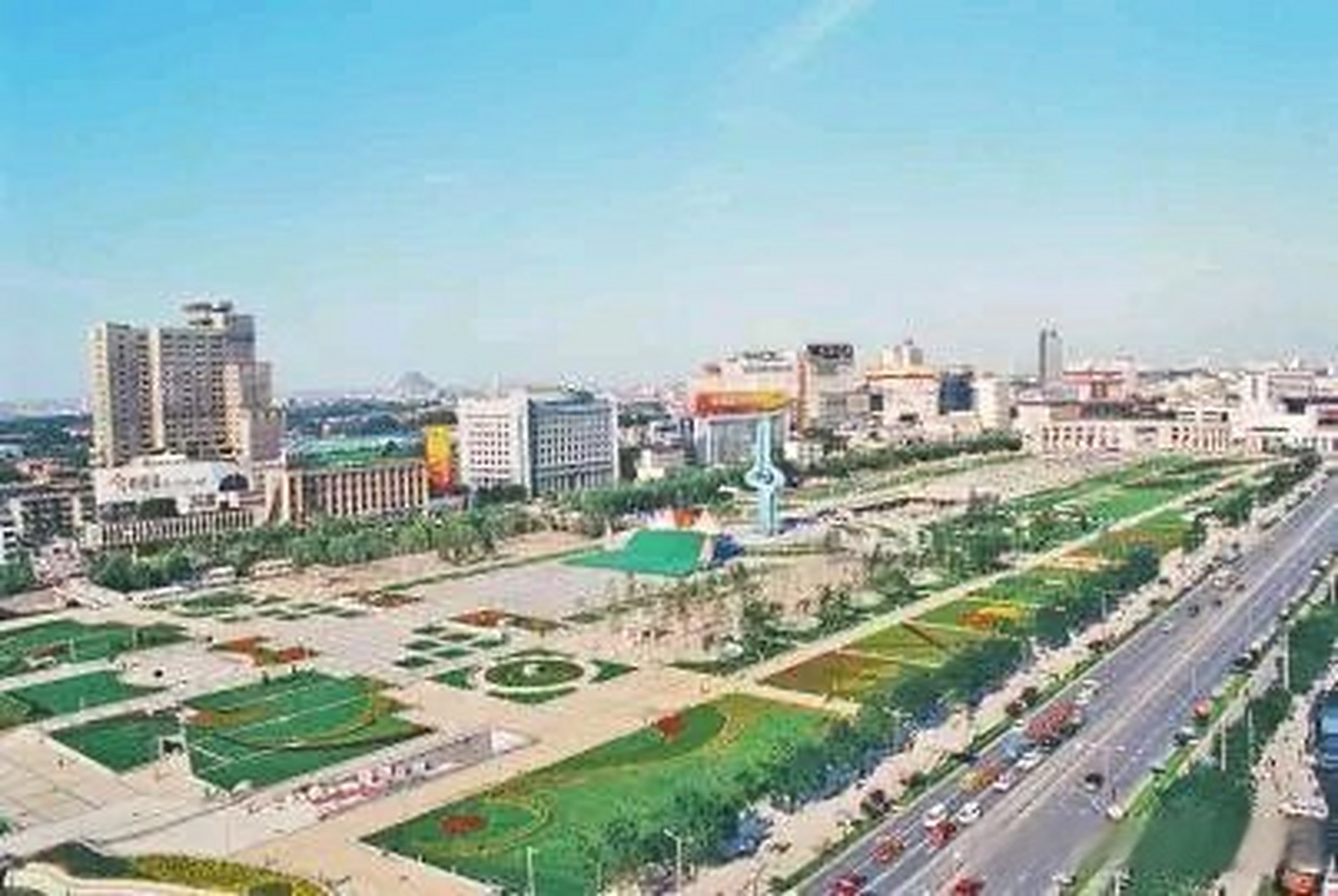 老照片:1999年9月,济南,刚刚落成的泉城广场