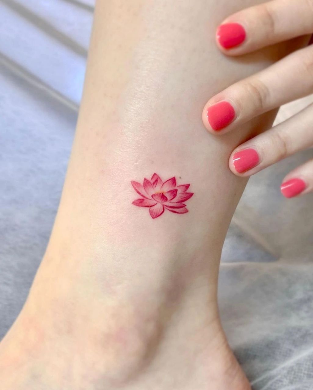 超级好看的莲花小纹身 精致又好看的莲花小纹身图案,女生最爱的小清新
