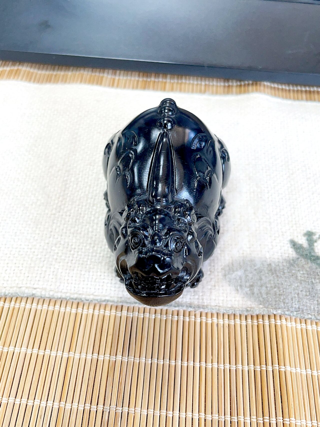 震惊了~价位实惠且便宜的墨玉貔貅手把~ 尺寸:76*47*49mm 	 像这种