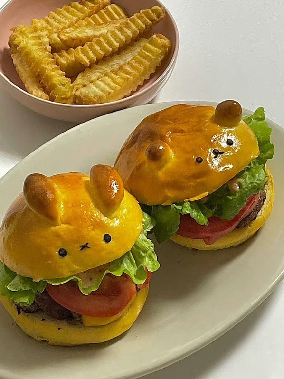 小西微分享#  小西今天给大家分享一些可爱美食 快来选一个你最想吃