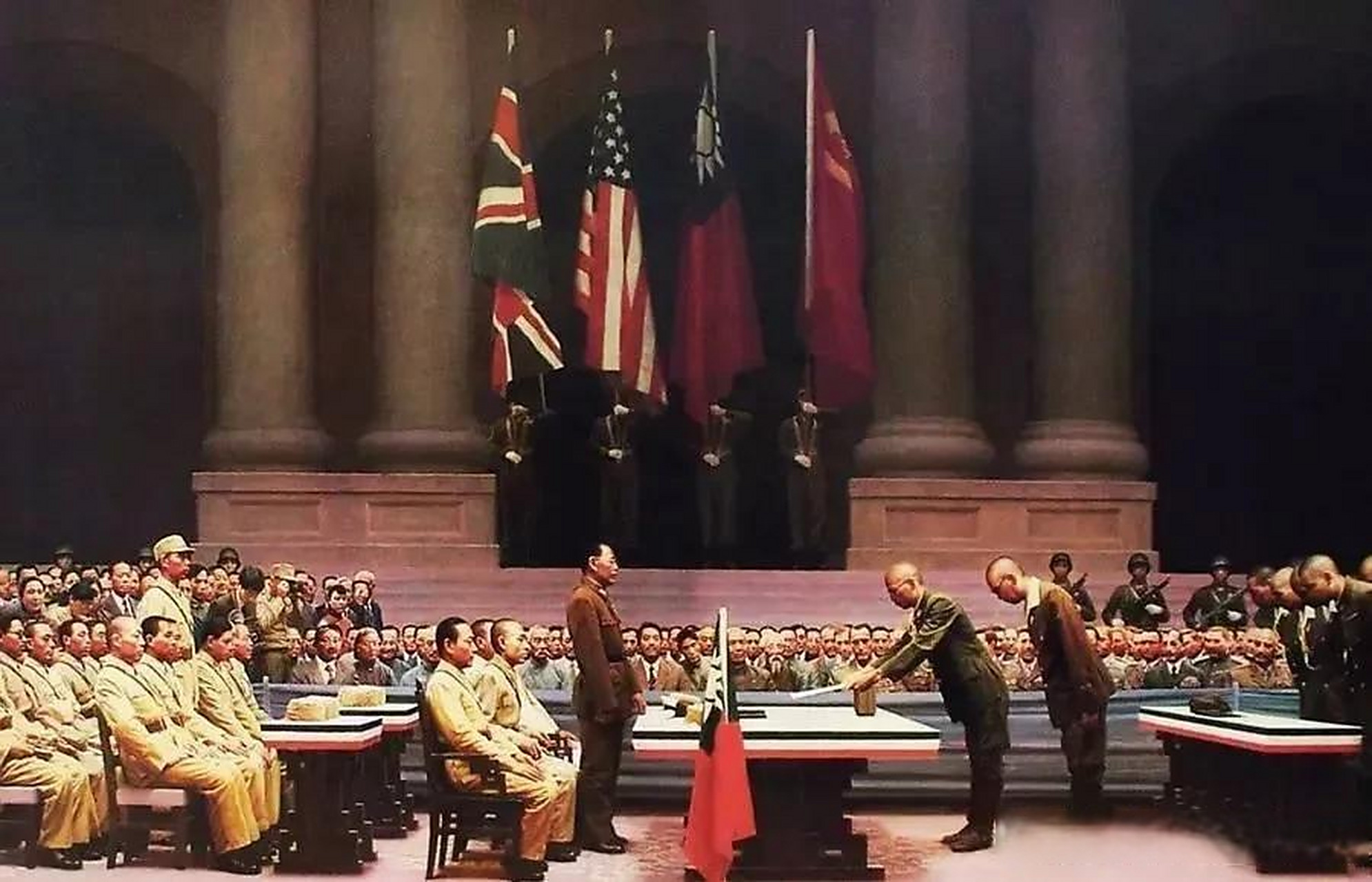 更正:这是流传最广的日本鬼子在南京投降仪式的"照片",其实是一幅油画