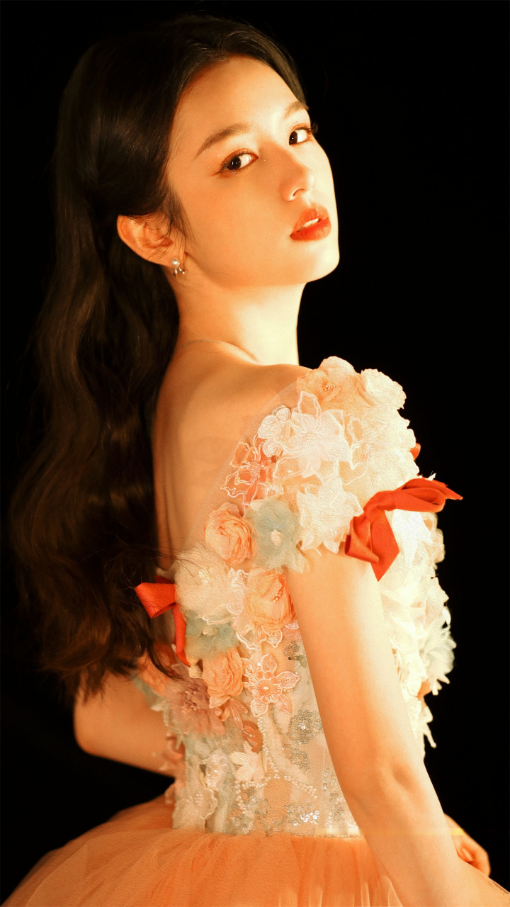 周也绚丽百花长裙唯美写真壁纸