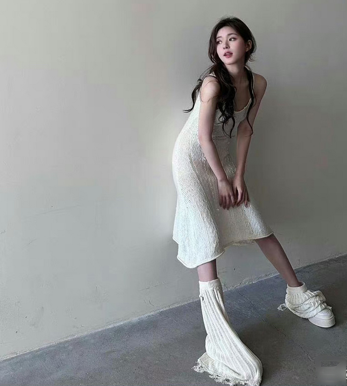 赵露思的袜子看不懂##赵露思# 赵露思的袜子,好离谱……但是美女爱穿