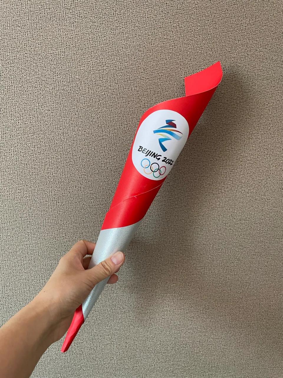 手工制作冬奥会火炬2022 学校里学生的作业,制作手工火炬.