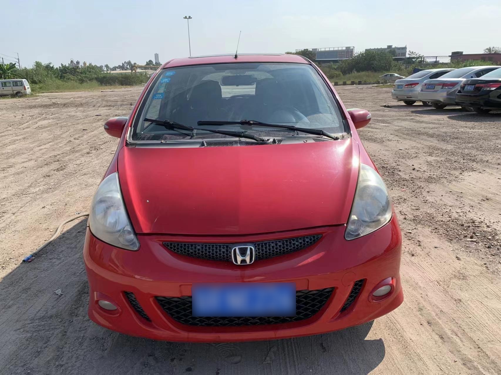 08年飞度运动版.原装带大包围尾翼.手波1.5排量.车况精神.