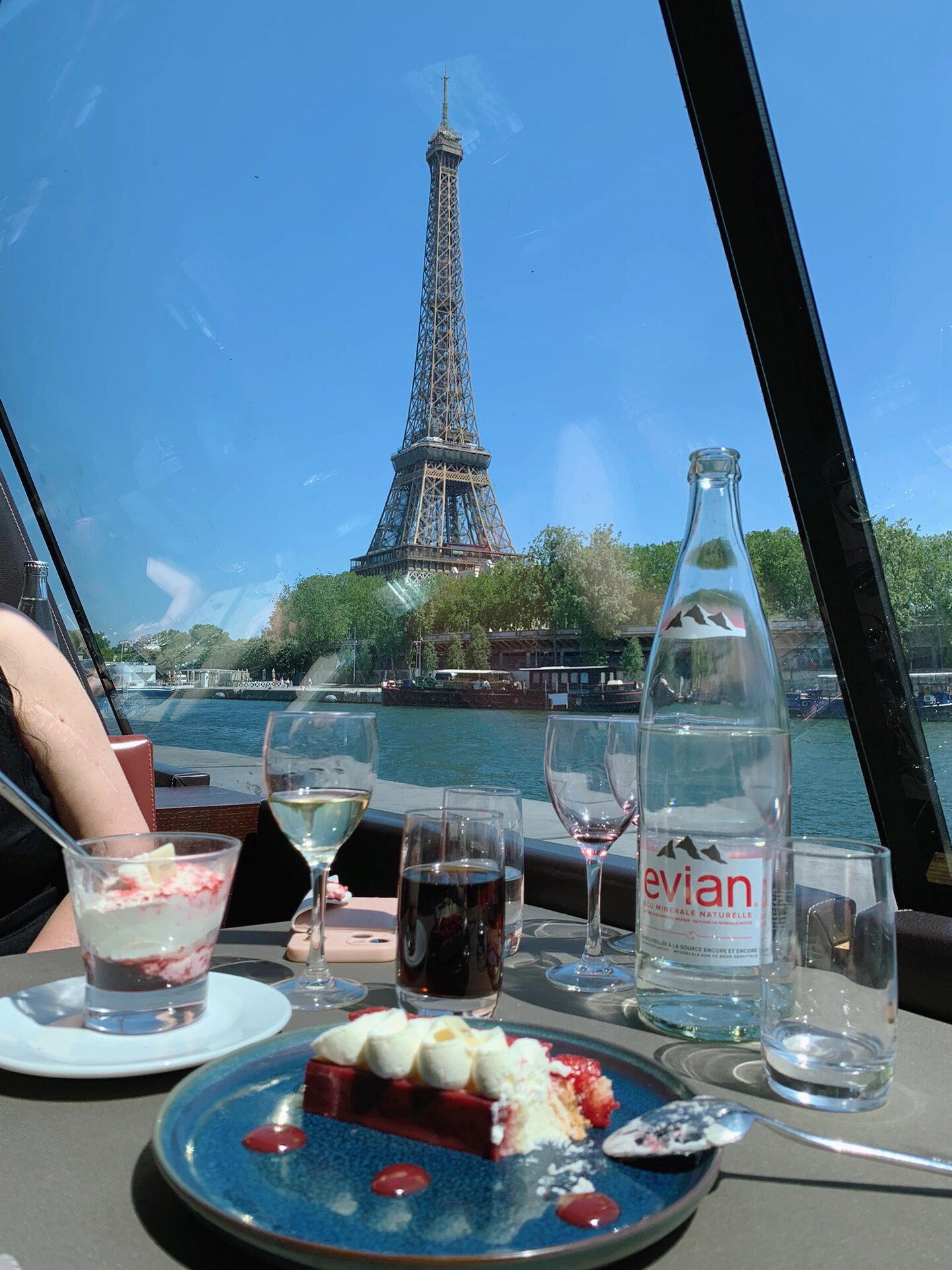 巴黎旅行?绝对不能错过的塞纳河游船午餐