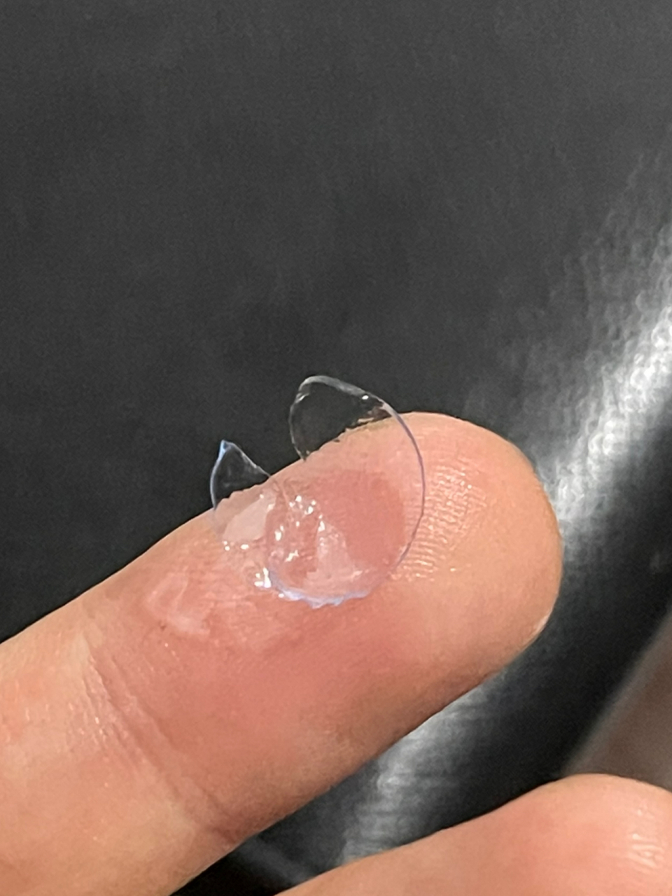 隐形眼镜碎到眼里了,怎么办? 隐形眼镜碎到眼里了,怎么办?