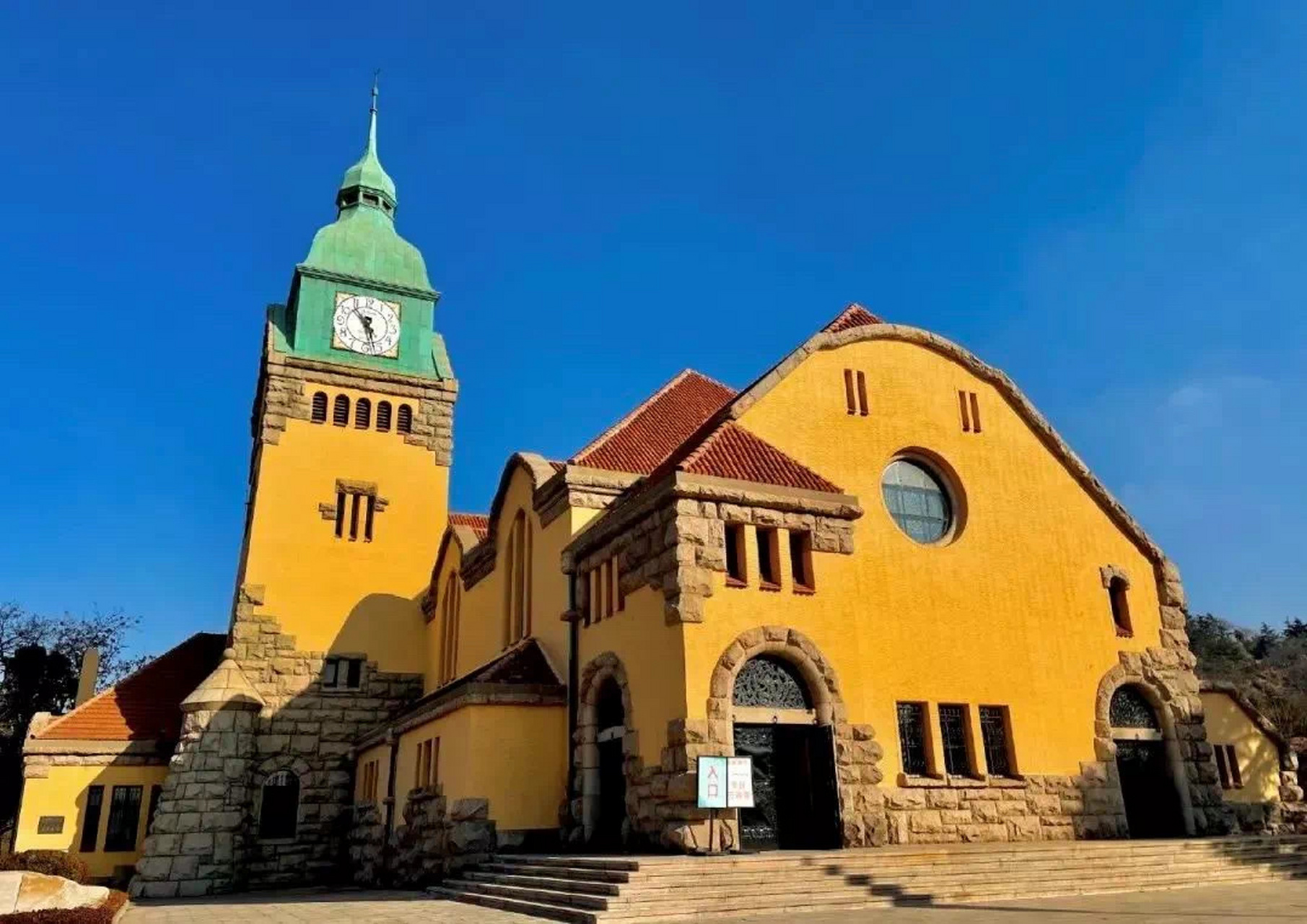 青岛这些教堂美爆了!