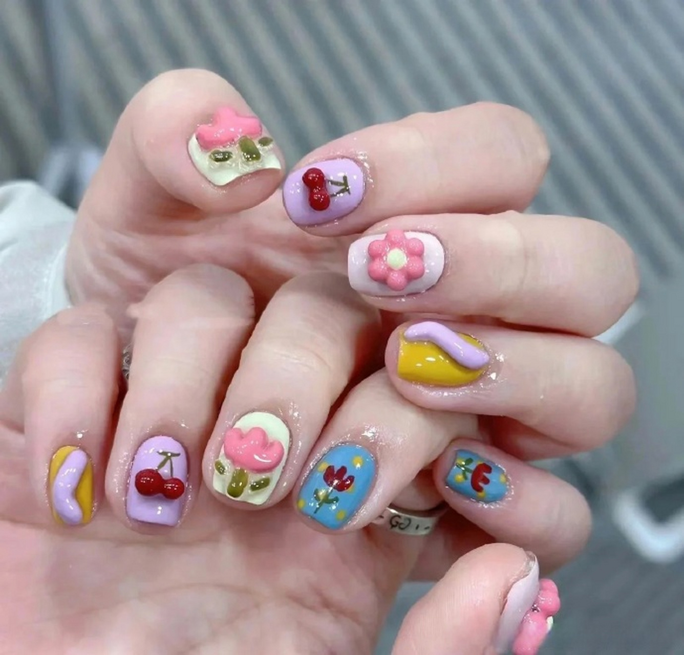 多巴胺美甲9799泰可爱辣!   #情感# #文案# #朋友圈文案# #美甲