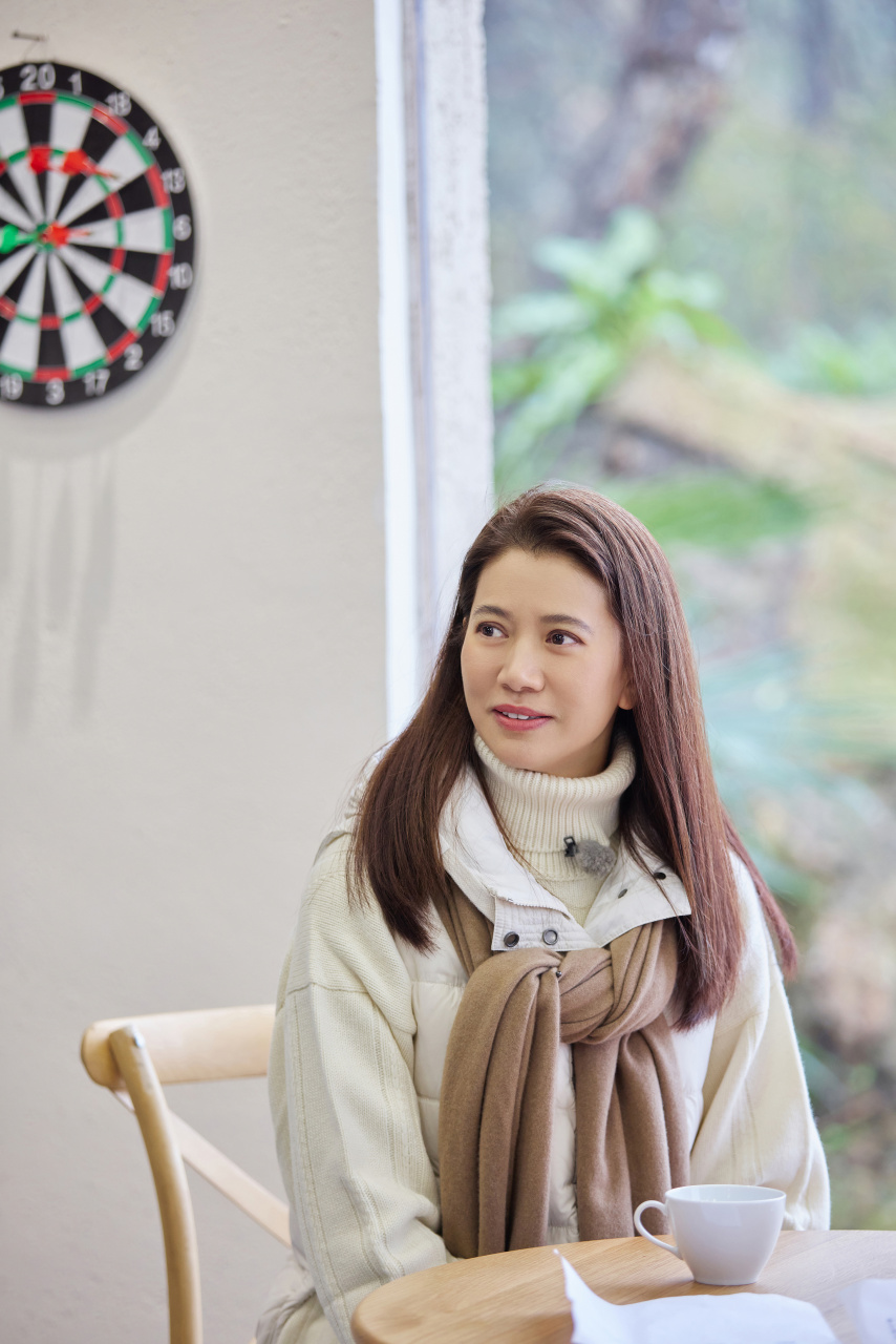 袁咏仪靓靓 录音讲故事,聊天笑开颜