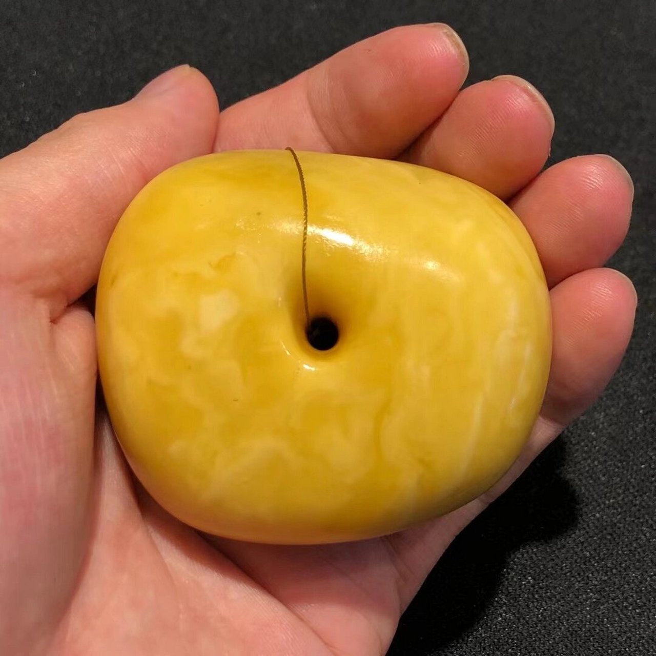 藏式老蜜蜡饼子 感觉烫手