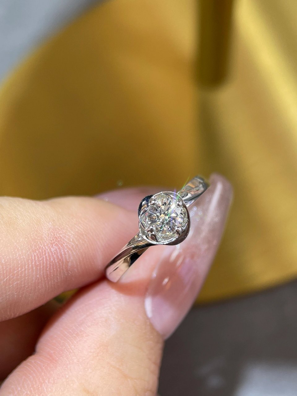 新收周六福30分钻戒2699带走 新收周六福18k金钻戒95 主石30.