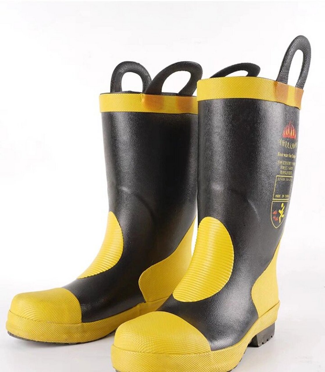 消防员灭火防护靴 具备抗刺穿性能,抗切割性能,抗辐射热渗透性能,点