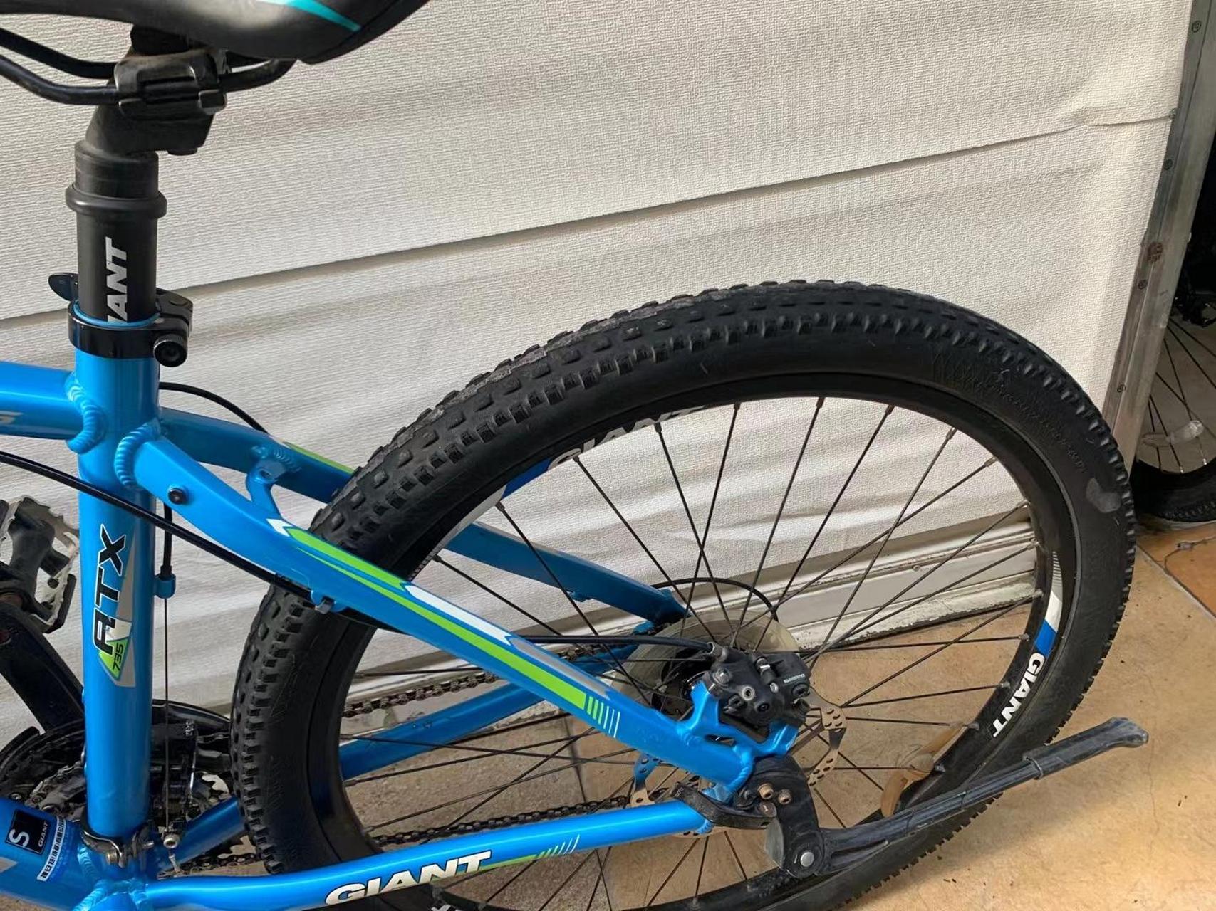 捷安特atx735 特价 1200 配置禧玛洛27速油压碟刹原装肩控锁死前叉,s