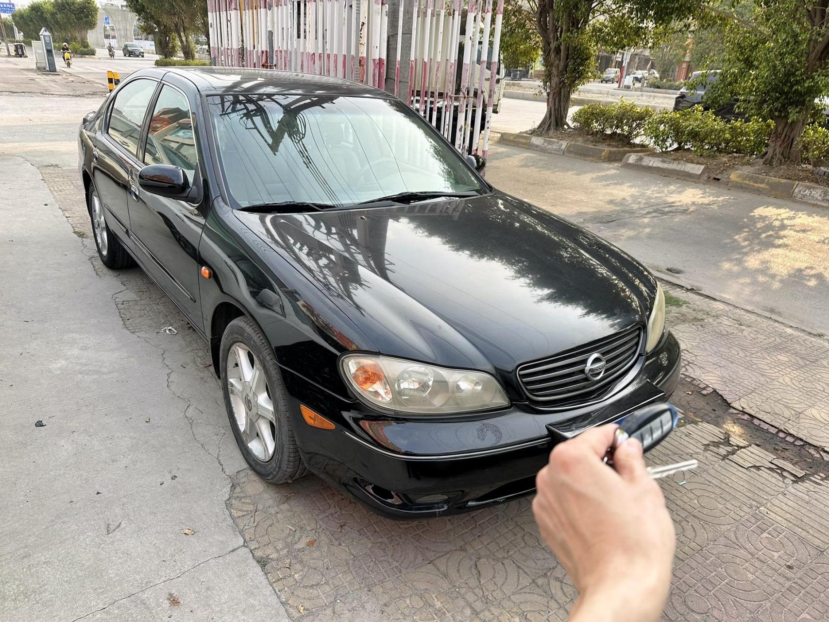 2006年本地一手进口日产风度a33  3.