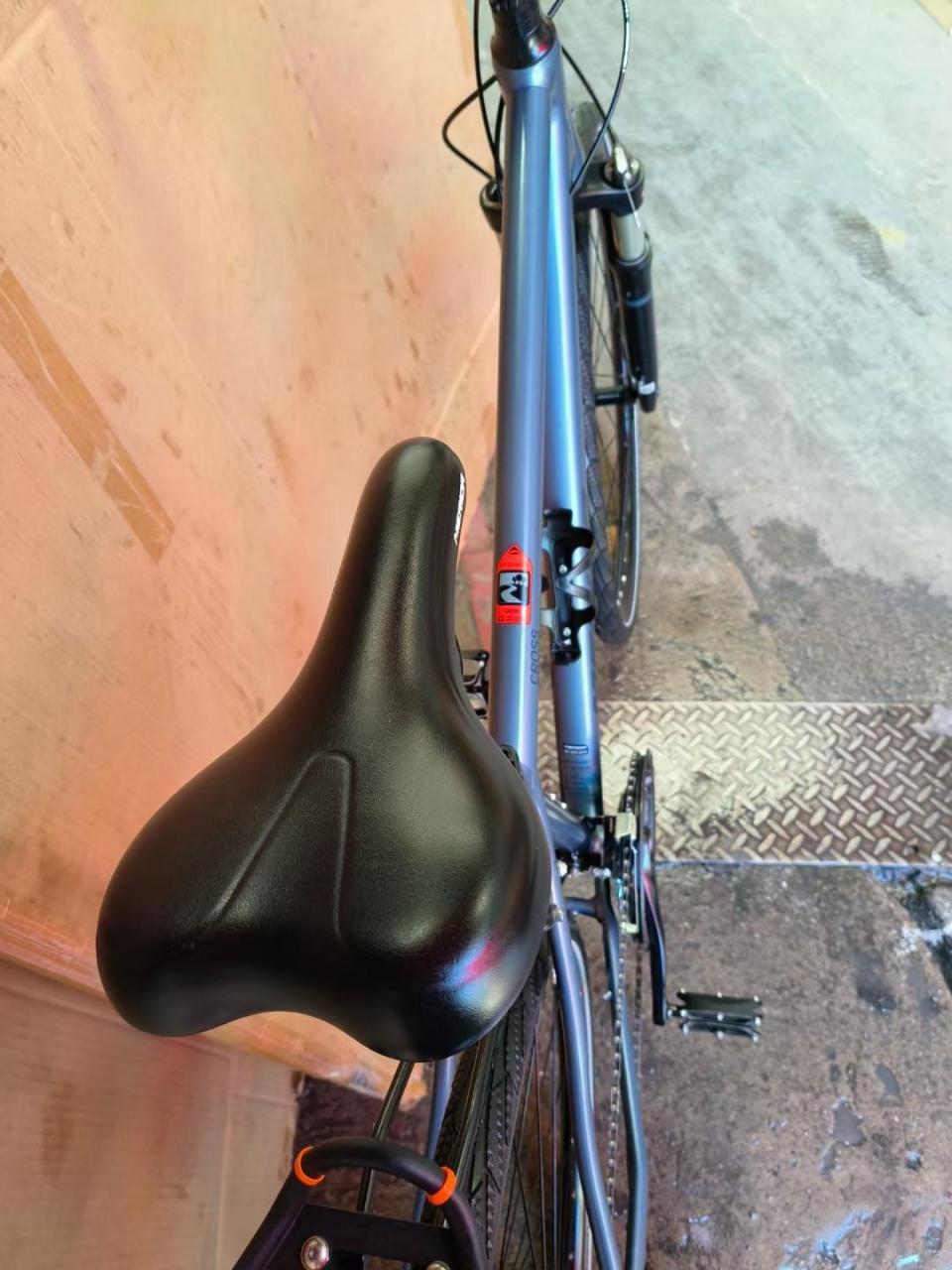 美利达克罗威xt,前后双油碟30速,气庒前叉带线空锁死,车架xs号,轮组