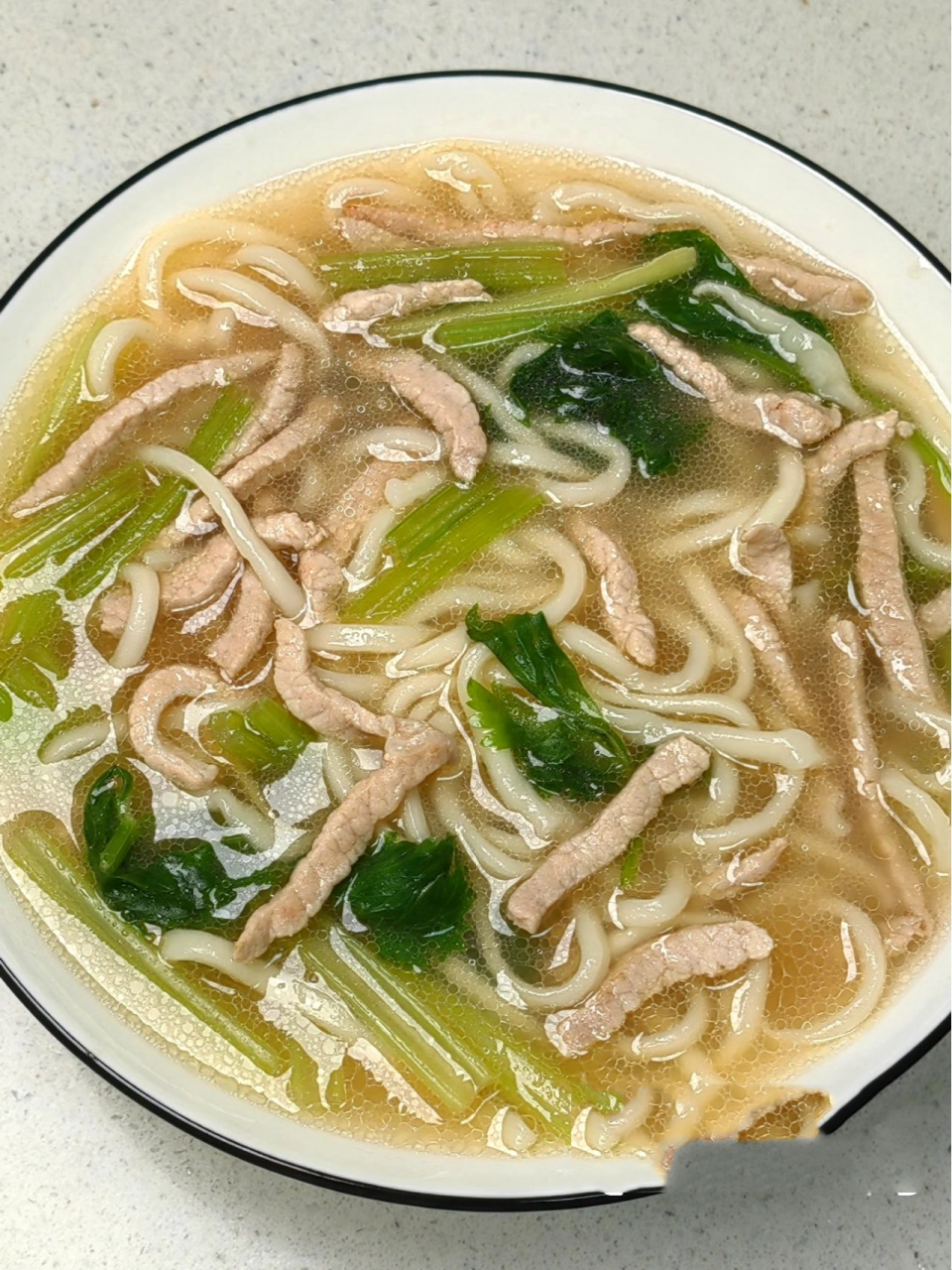 09芹菜肉丝面条,巨吃的家常面条