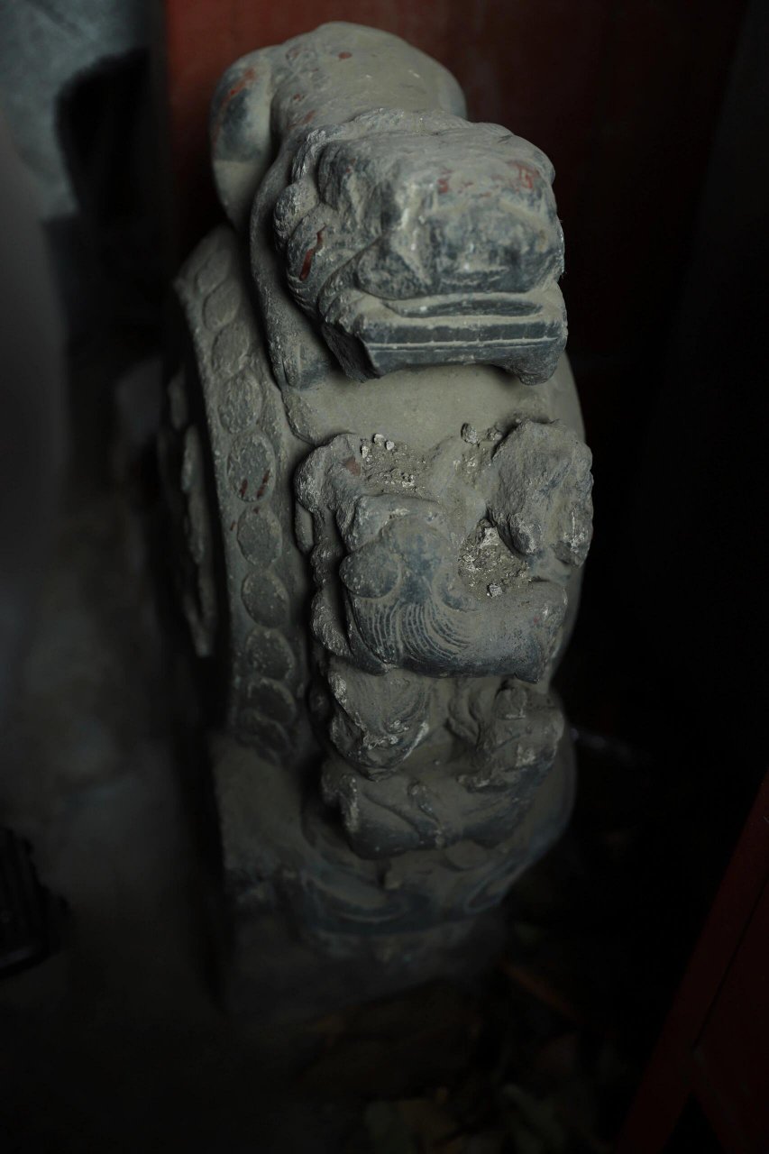 门墩儿上好多只小狮子有什么寓意?