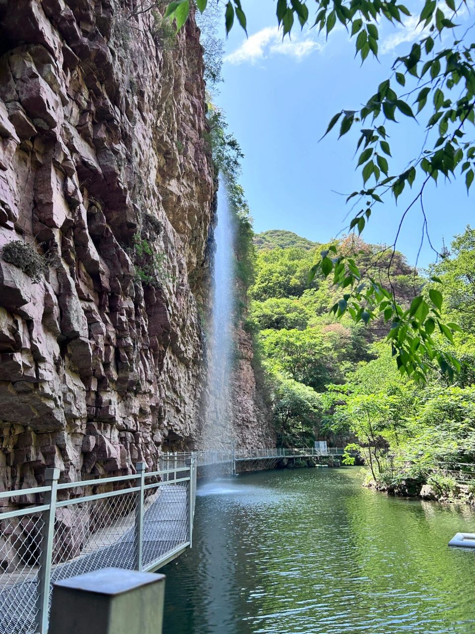 平谷湖洞水,行车途中路过金海湖,大溶洞,黄松峪水库,路边风景优美很是