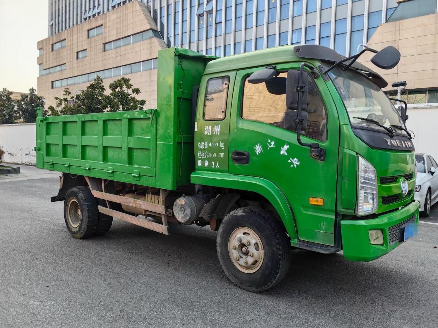 18年差支烟上牌的跃进开拓500工程自卸,云内4102发动机825轮胎,3.