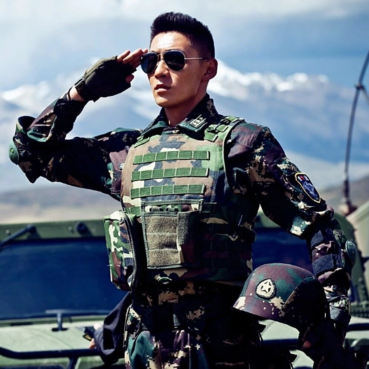 火蓝刀锋战神向羽! 好帅啊!人格魅力好大!身材好死了!