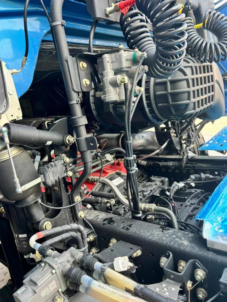 国六准新车,欧曼gtl,福康13升发动机520马力,采埃孚手动变速箱,前二后