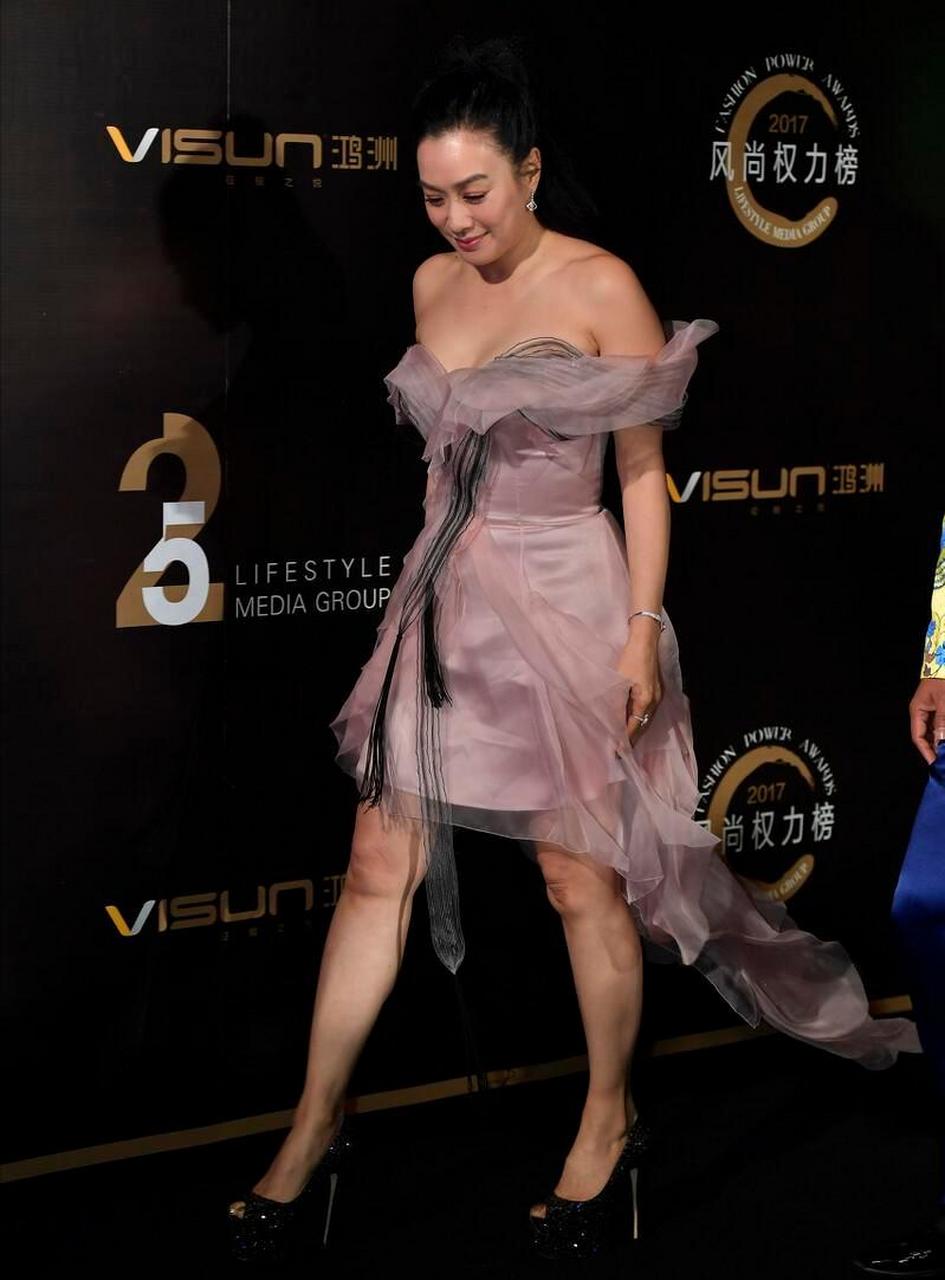 钟丽缇:成为人母后越发魅力,不愧是"辣妈女神" 你是否记得那个被誉为"