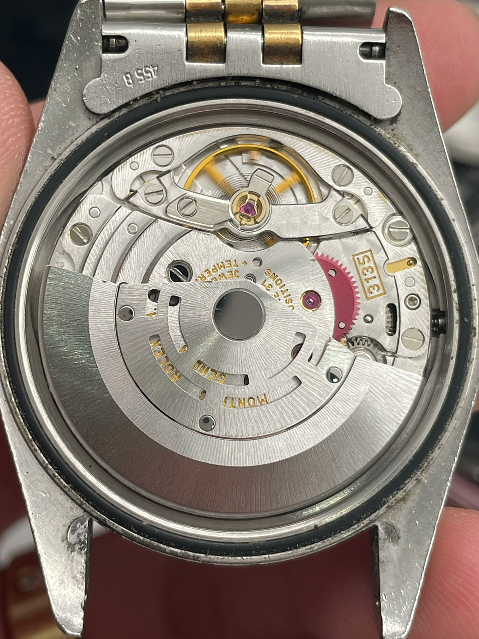 来考眼力啦,两个劳力士3135机芯 今天分享两个劳力士3135机芯 上午没