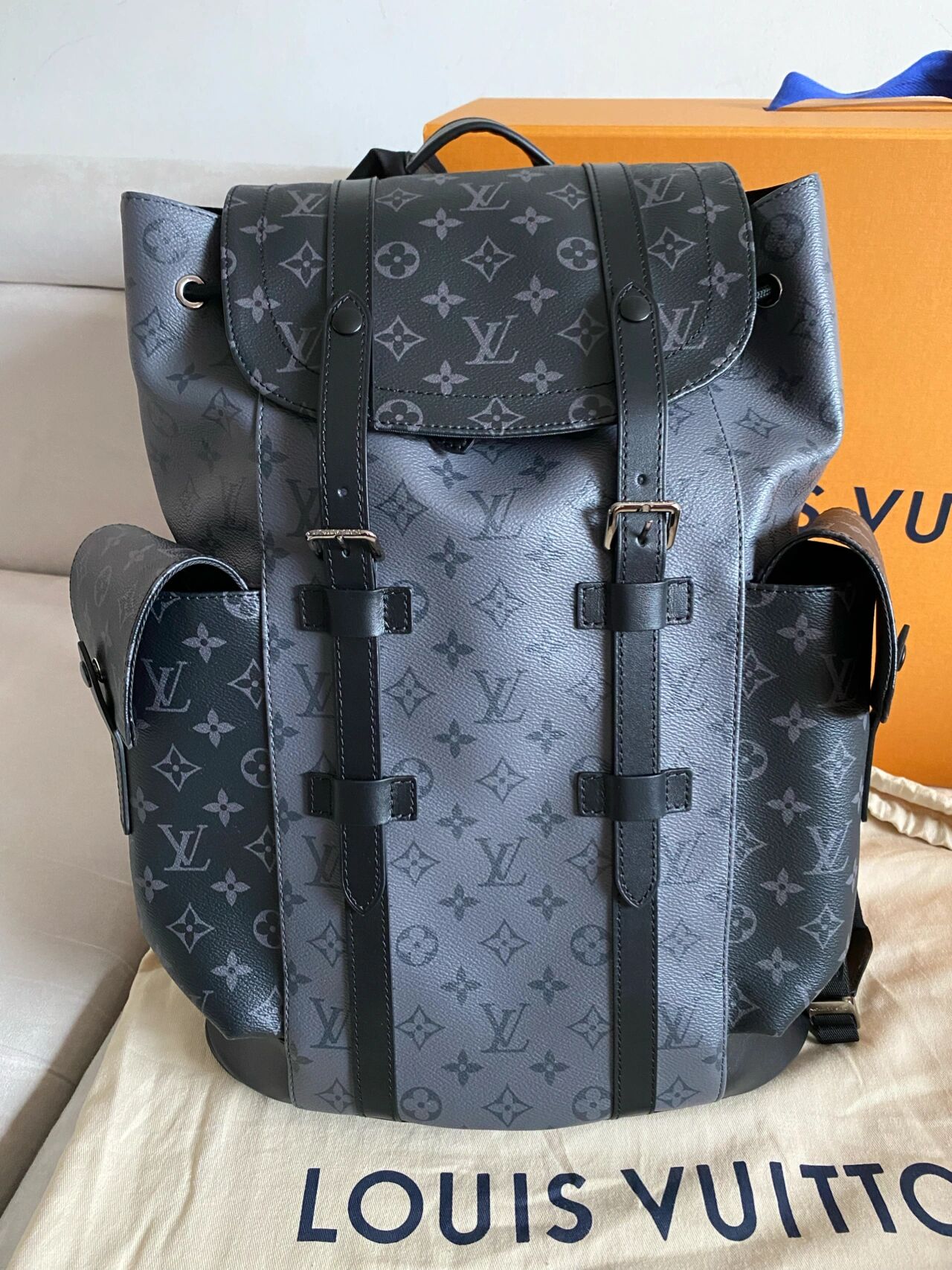 lv男士双肩包,越看越好看94 老公喜欢背双肩包 虽然一直在换,但都是