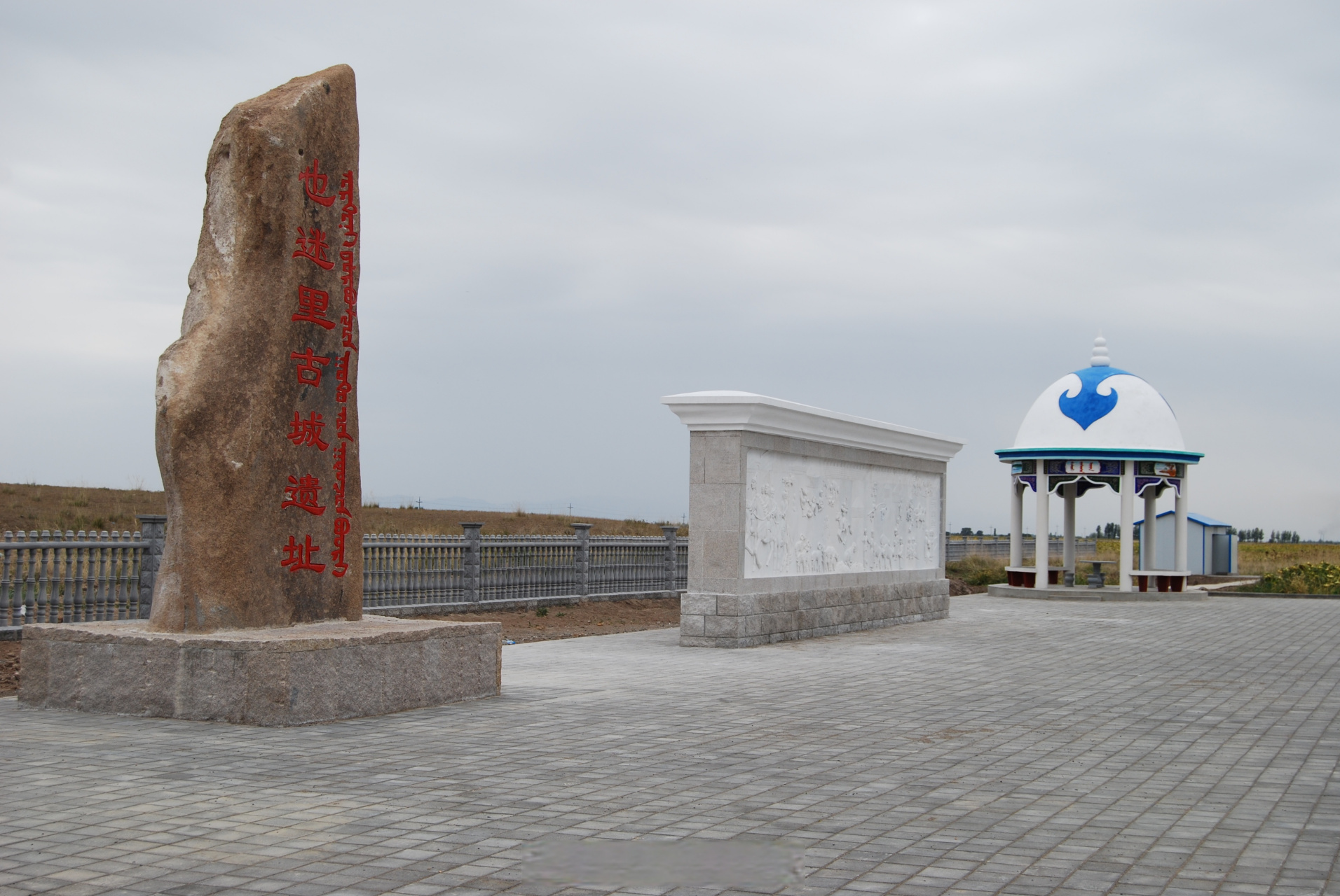 那么另一半就是历史人文 在塔城地区的额敏县,可以让你见到旅行的完整