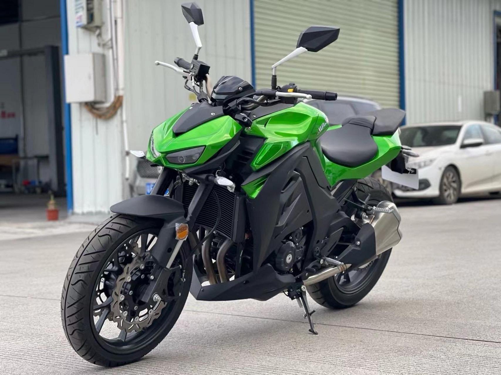 n19 全新库车处理,两台都是21年4月份出厂的车子,该车配备:双缸400cc