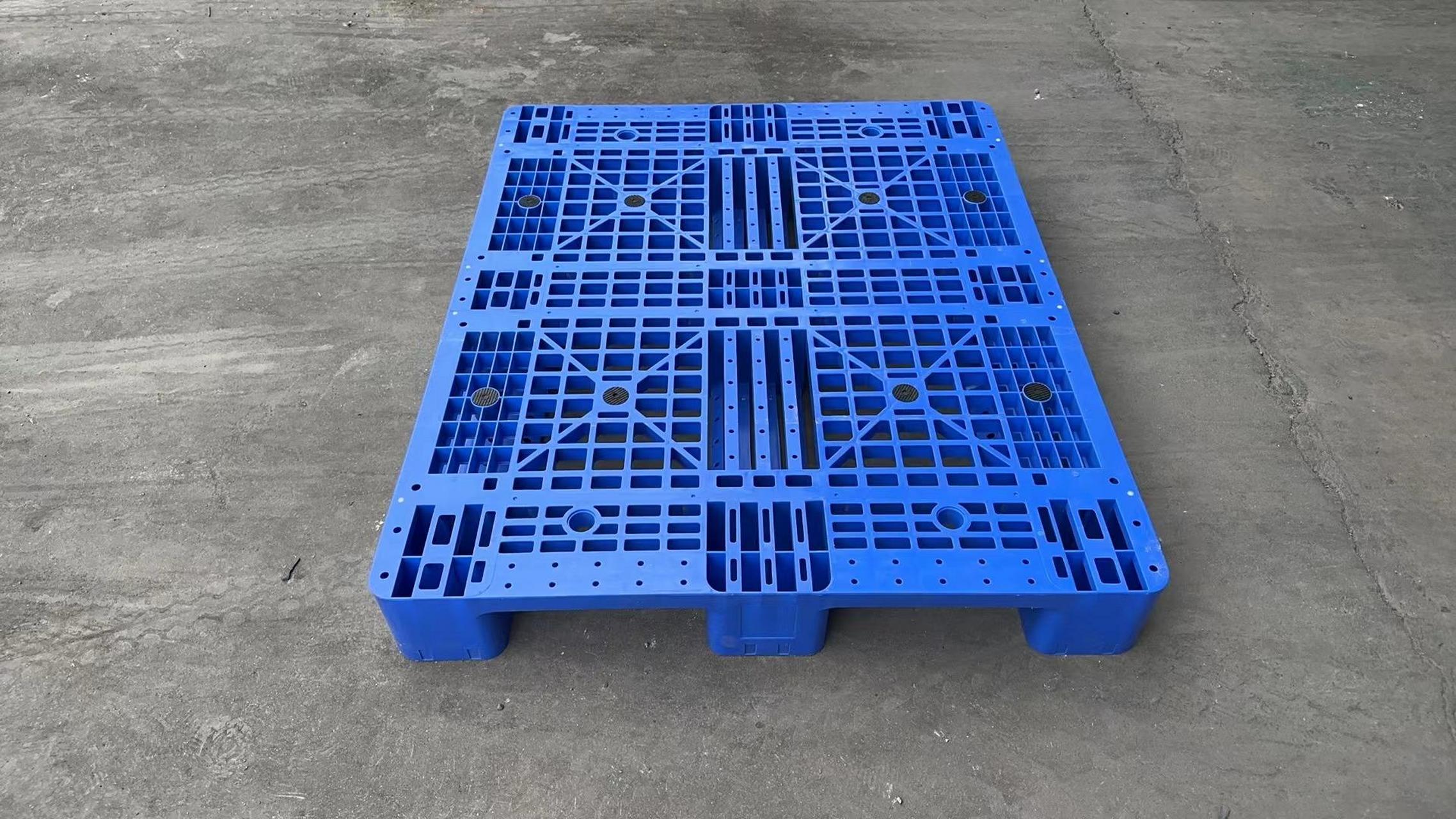 全新托盘二手价格出 尺寸1200*1000*150mm  ,网格川字型,内置8根钢管