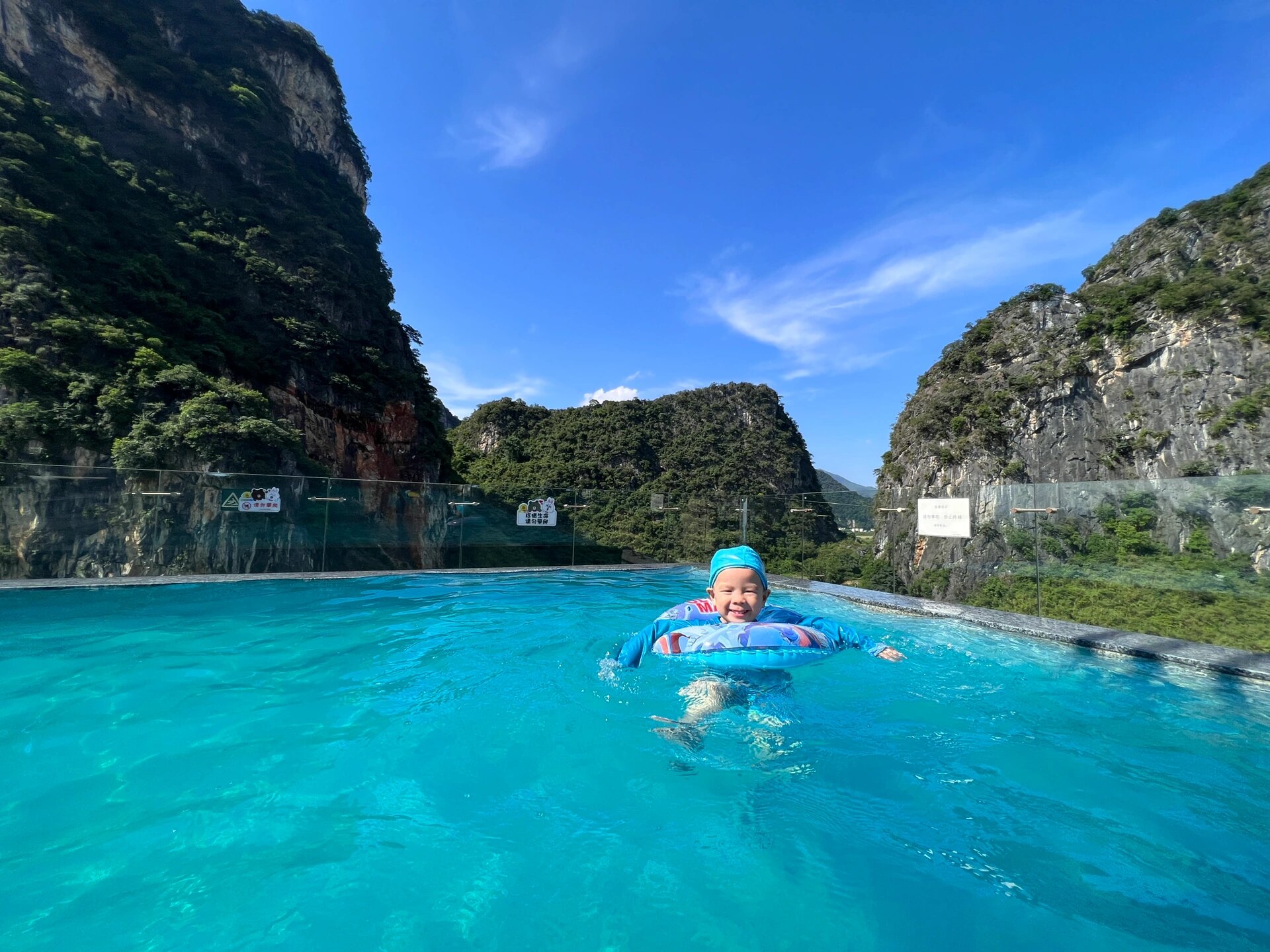 好山好水的英德 几年前自驾去英德石门台,不凑巧碰到暴雨,原路折返,白